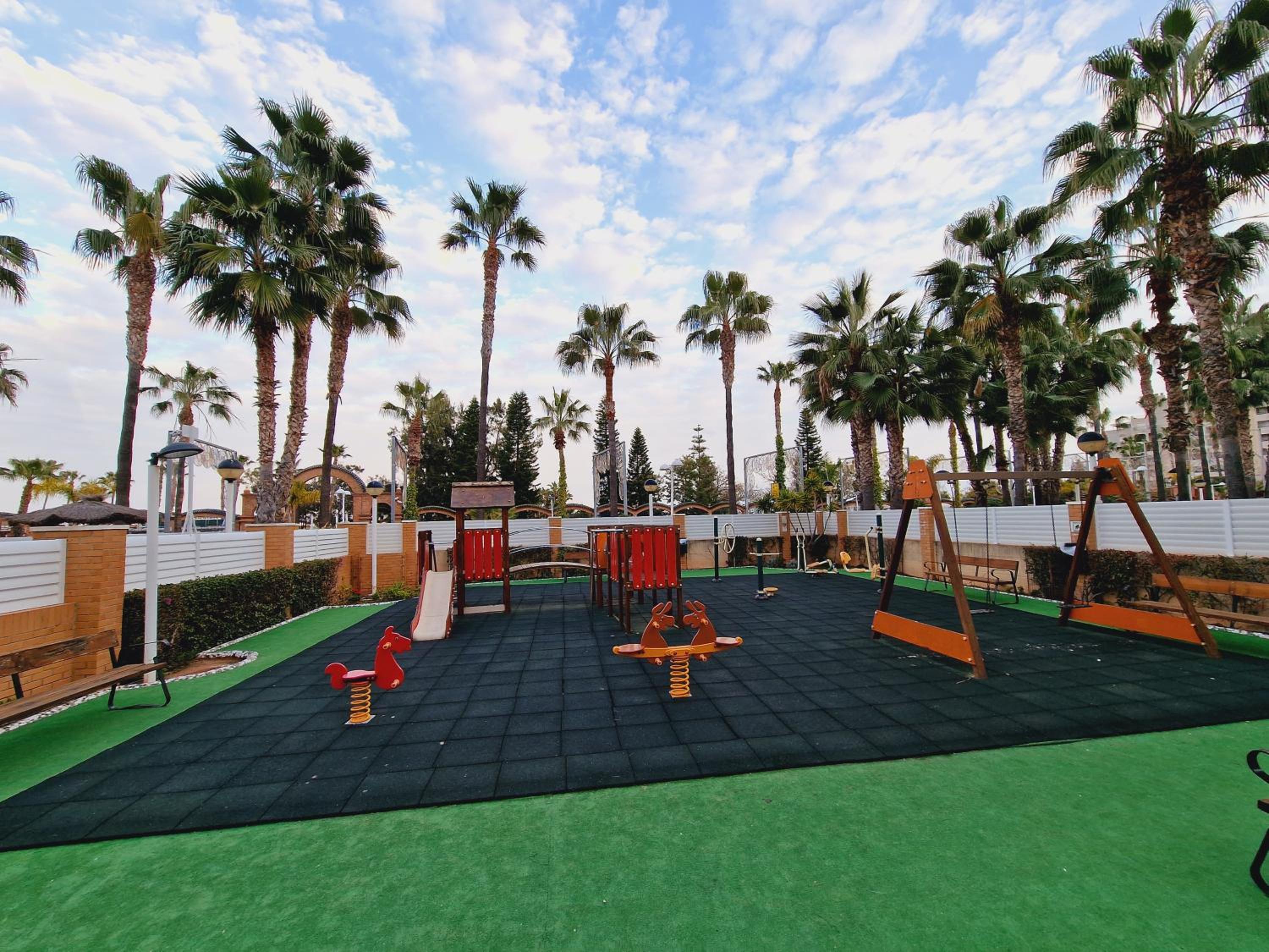 Holiday Deluxe Costa Marina II Magic World