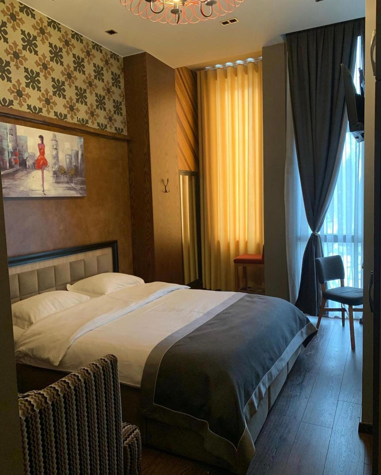 Guest House People