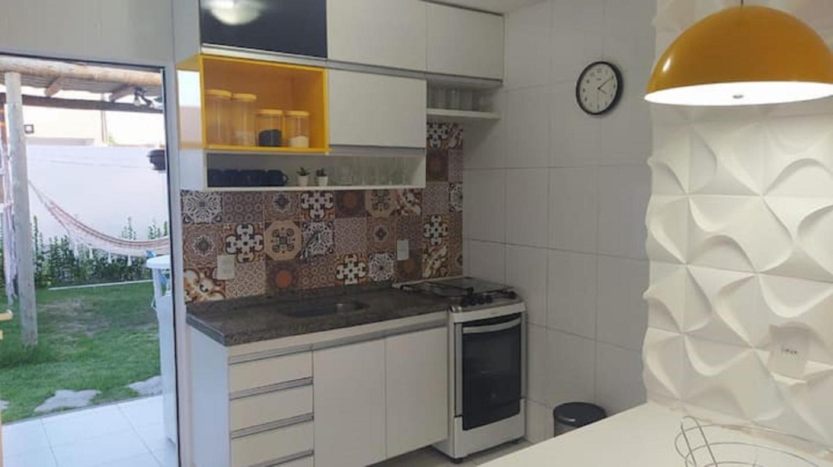 Linda Casa com Piscina em Condomínio Fechado na Praia do Francês