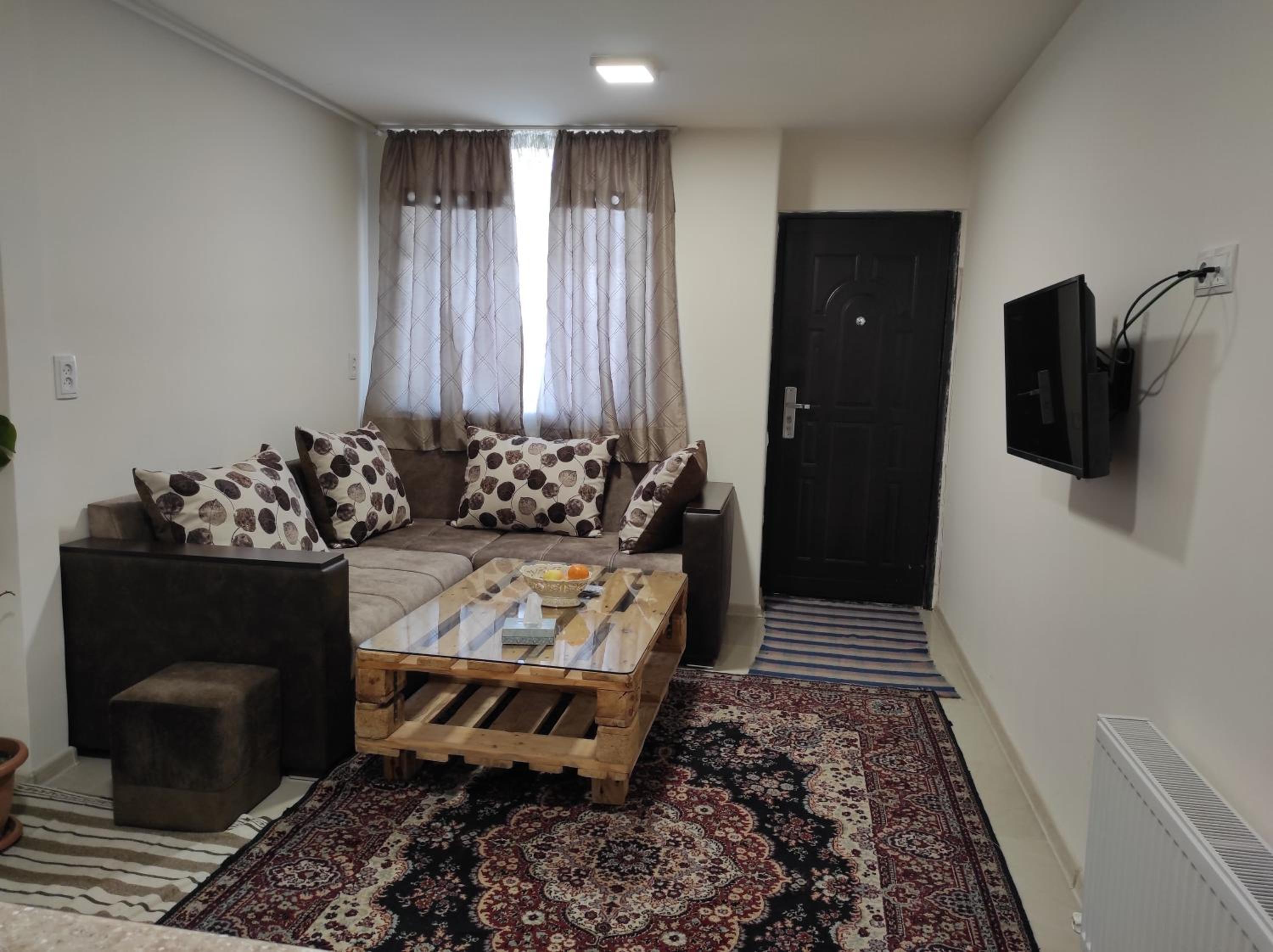 Julia's Place - Apartment, Garden & BBQ