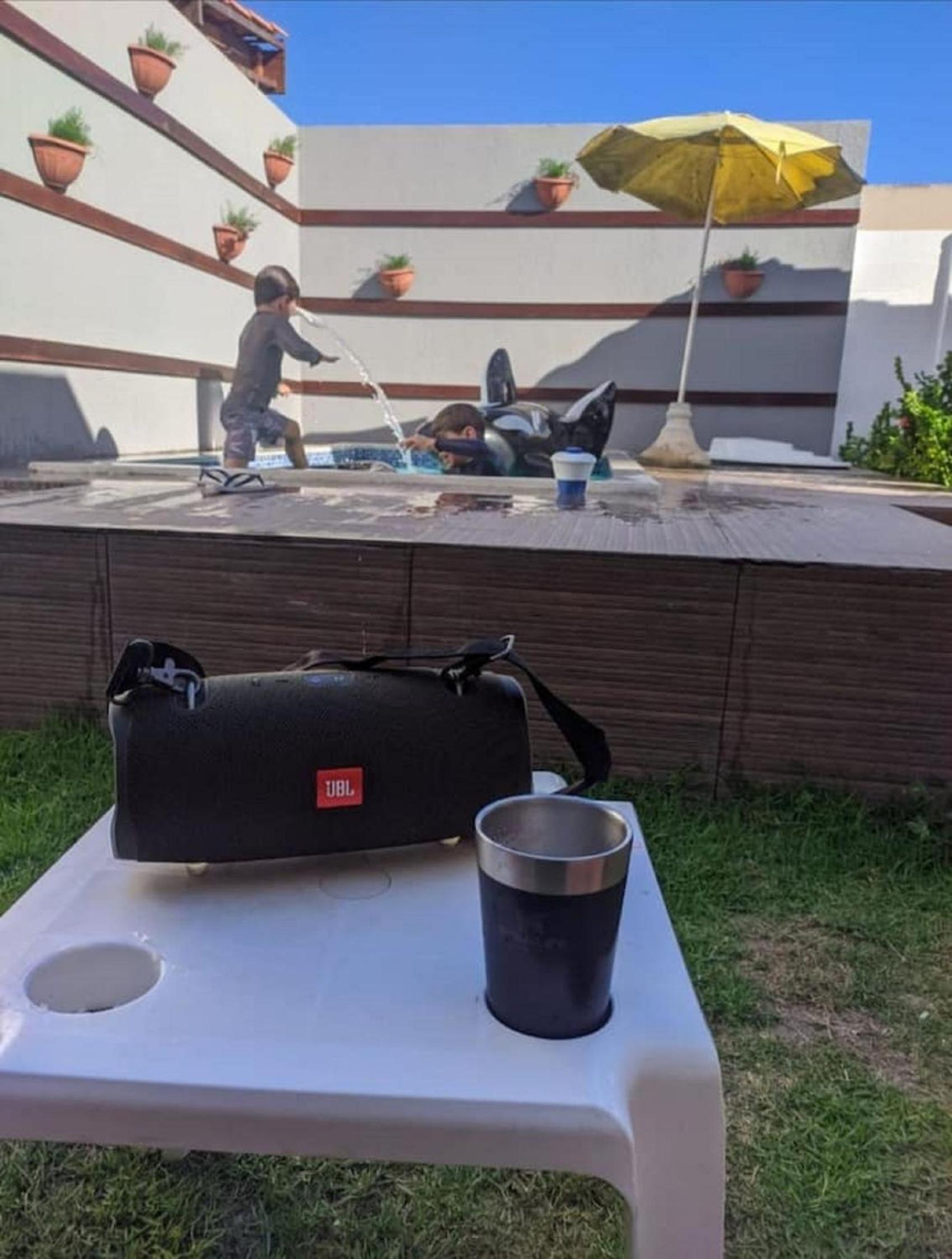 Linda Casa com Piscina em Condomínio Fechado na Praia do Francês
