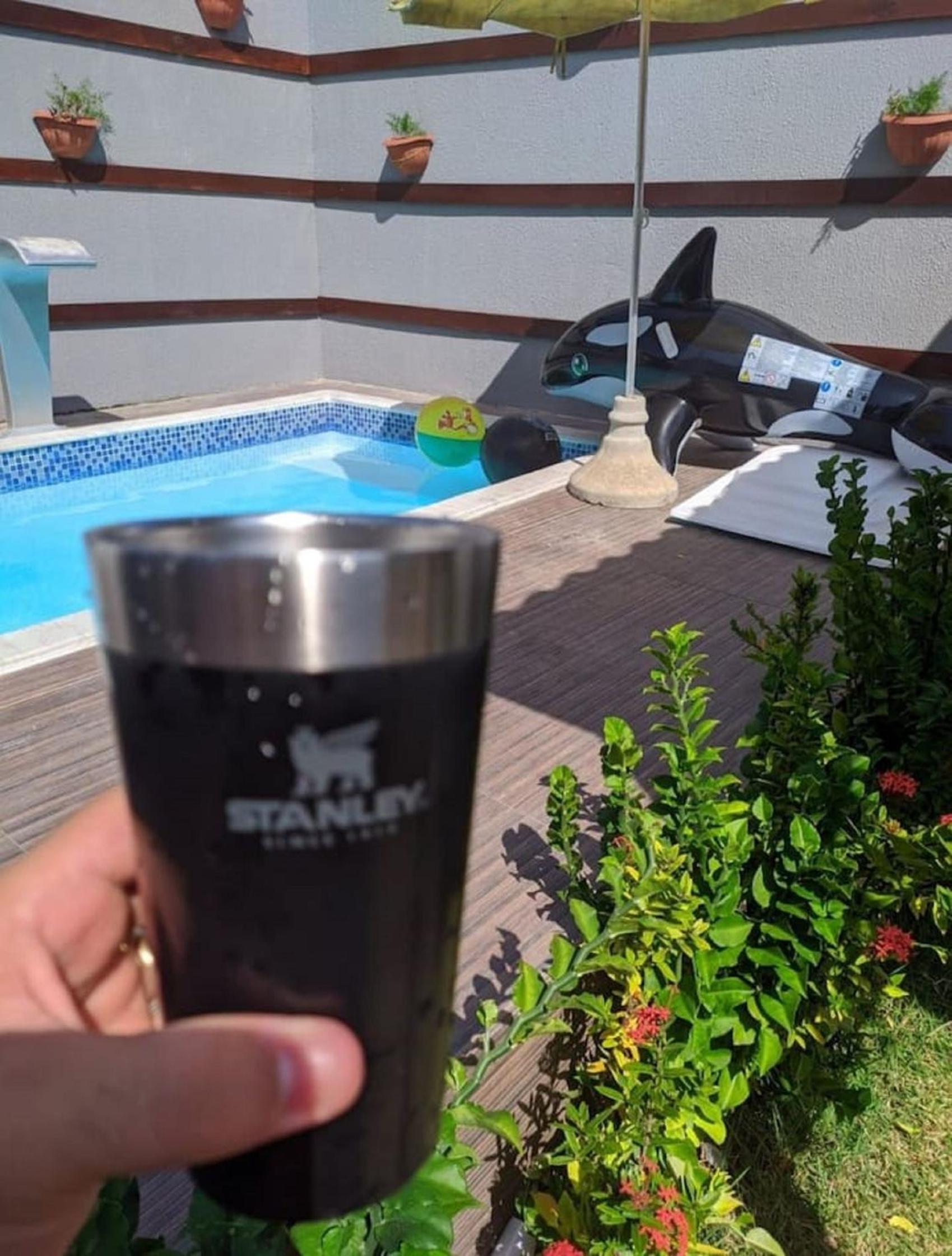 Linda Casa com Piscina em Condomínio Fechado na Praia do Francês