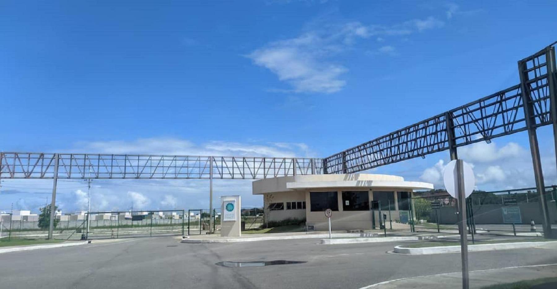 Linda Casa com Piscina em Condomínio Fechado na Praia do Francês