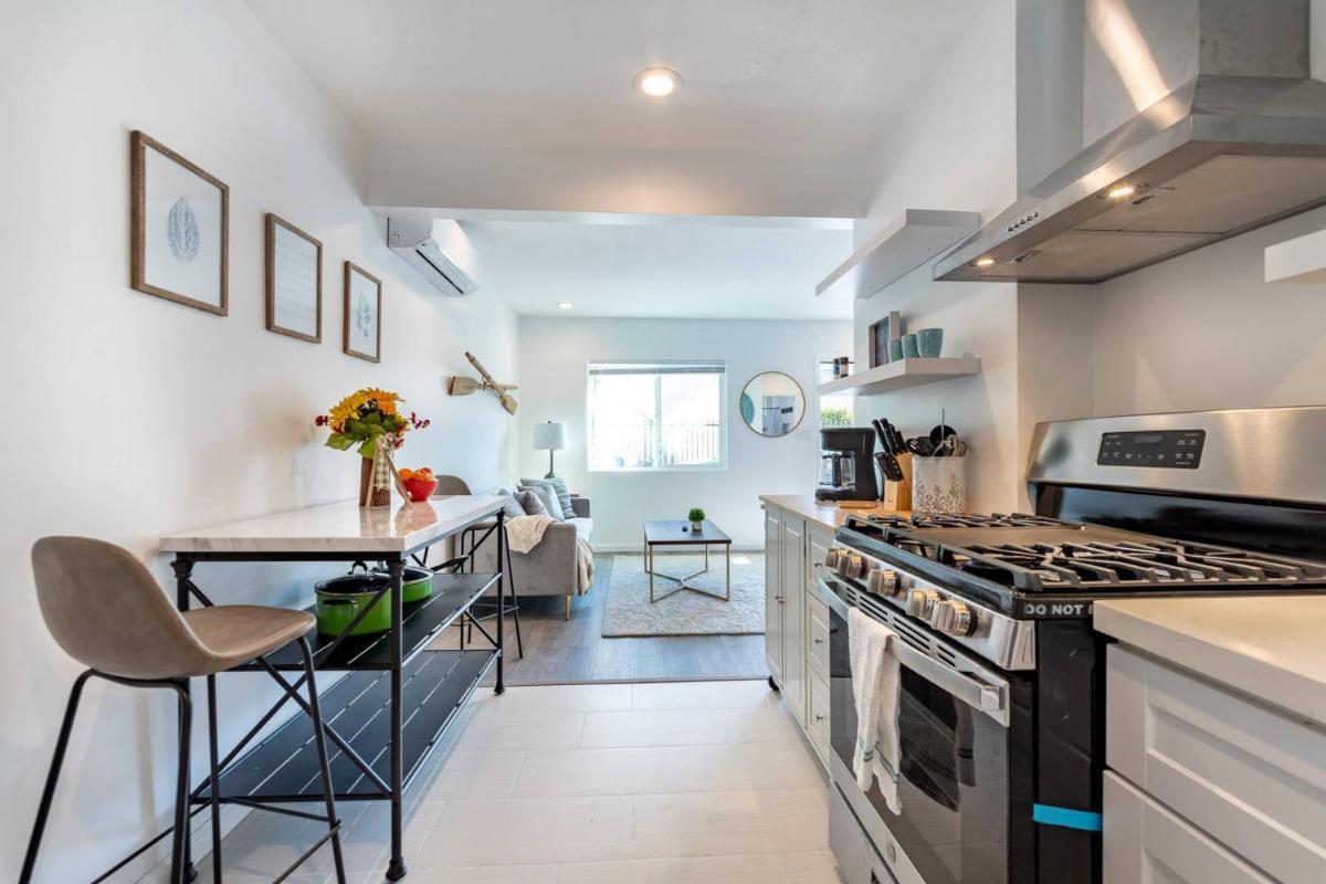 Leighton Campus Apt