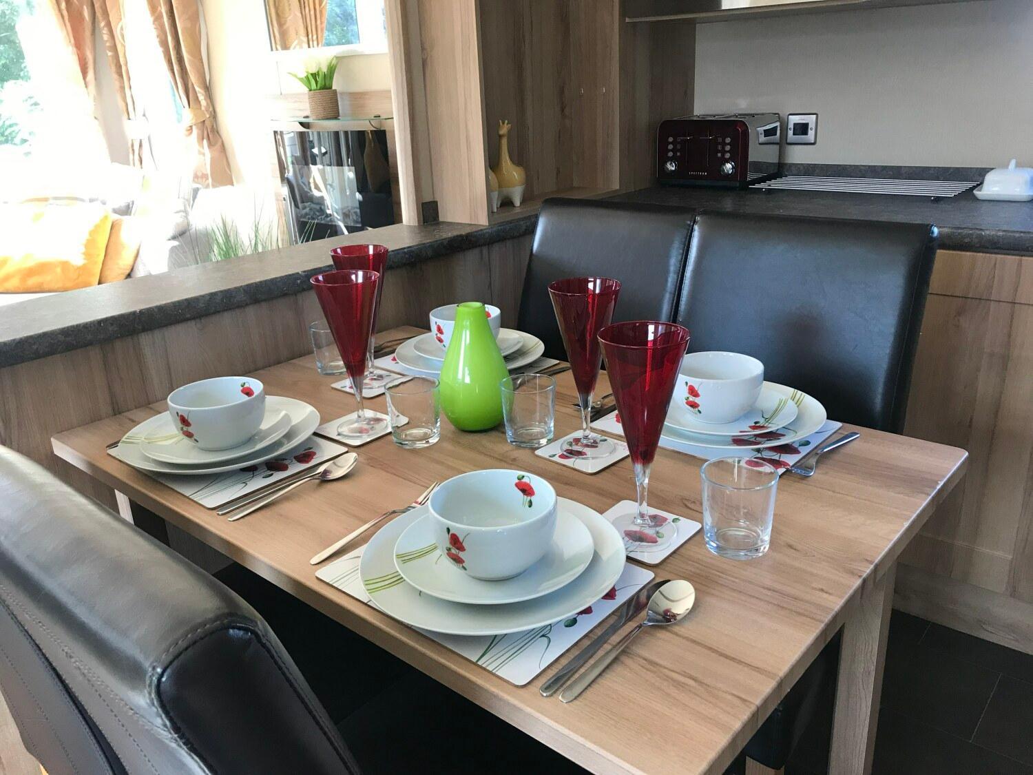 Hotel Brooksbank Lodge with Hot Tub - Image 1