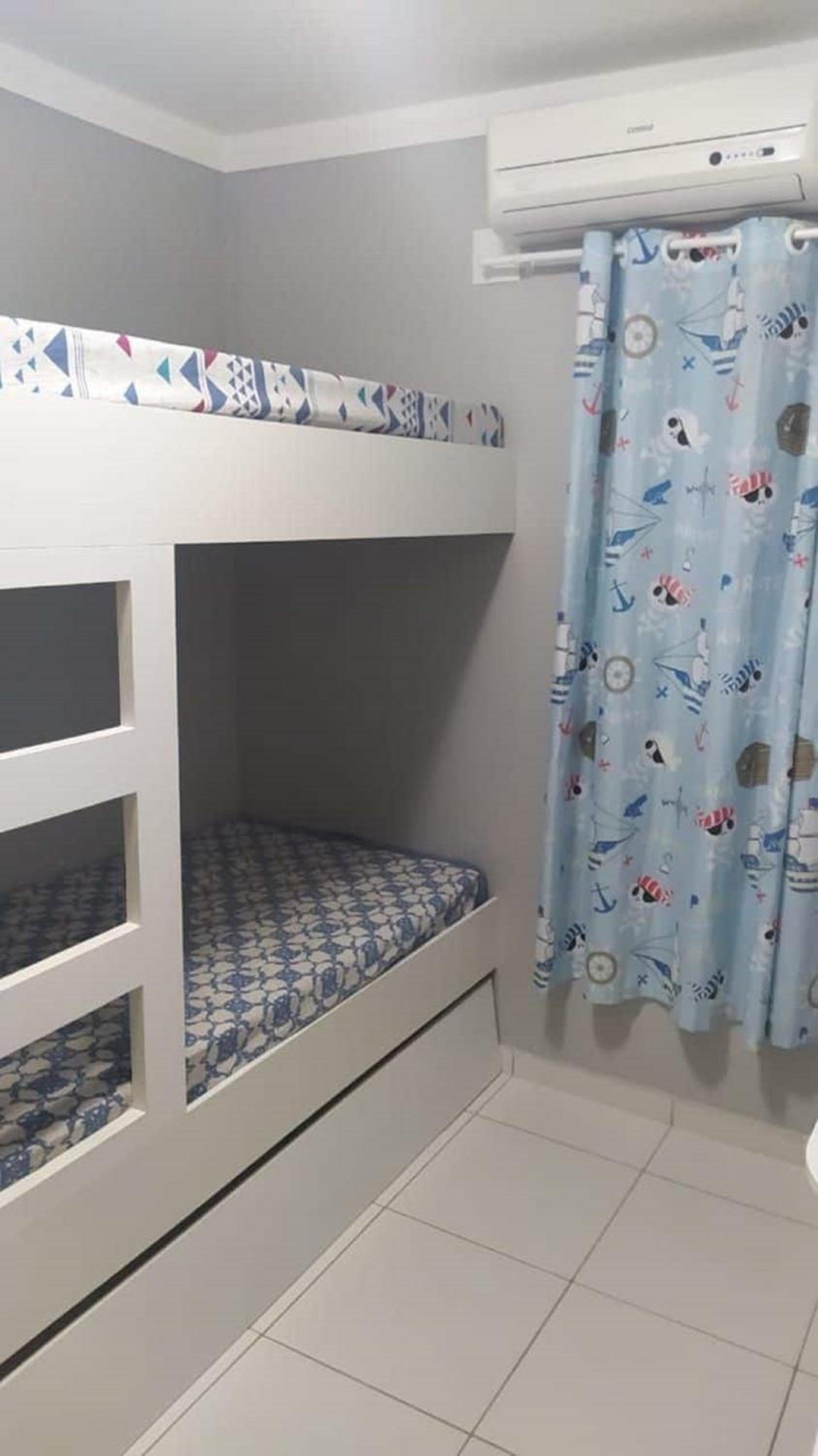 Linda Casa com Piscina em Condomínio Fechado na Praia do Francês