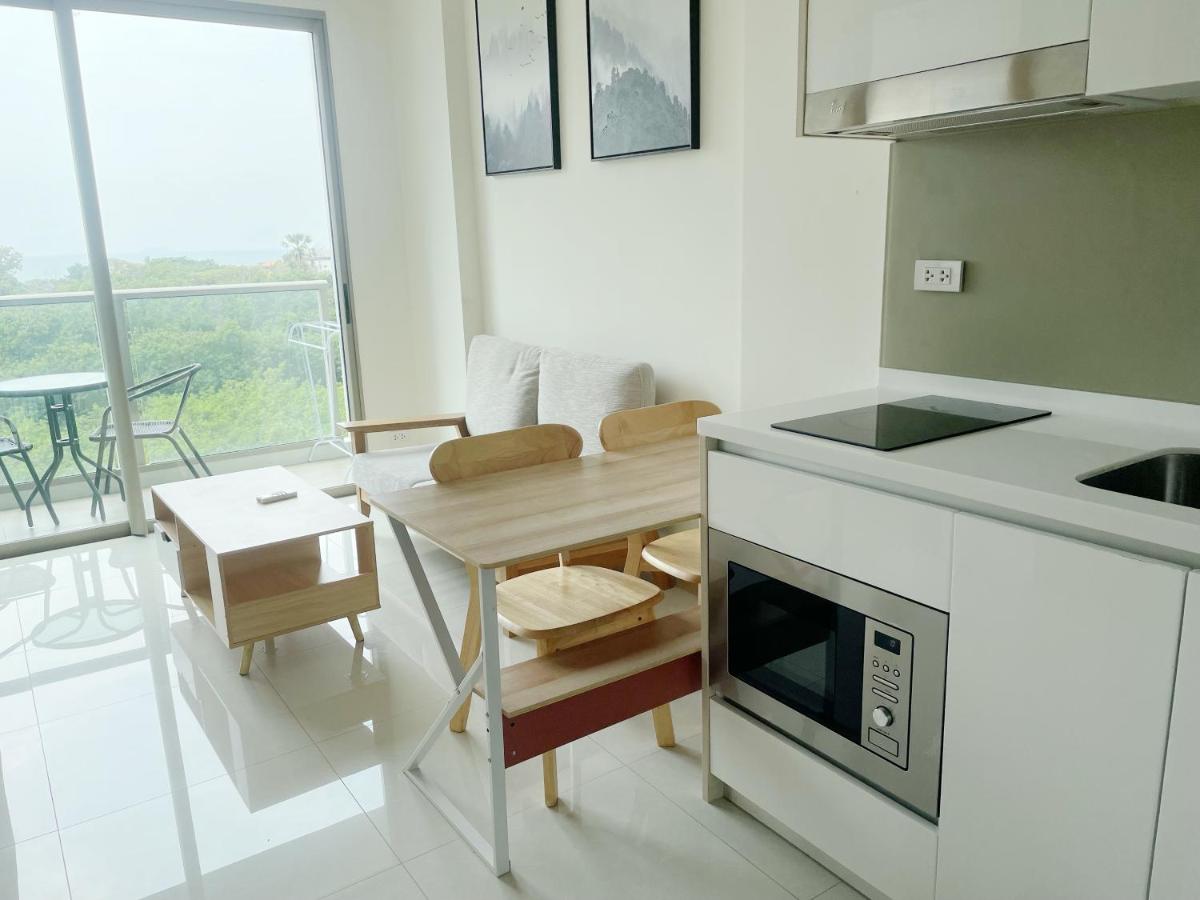 Riviera Jomtien Seaview Condo WiFi 300mbps view 5