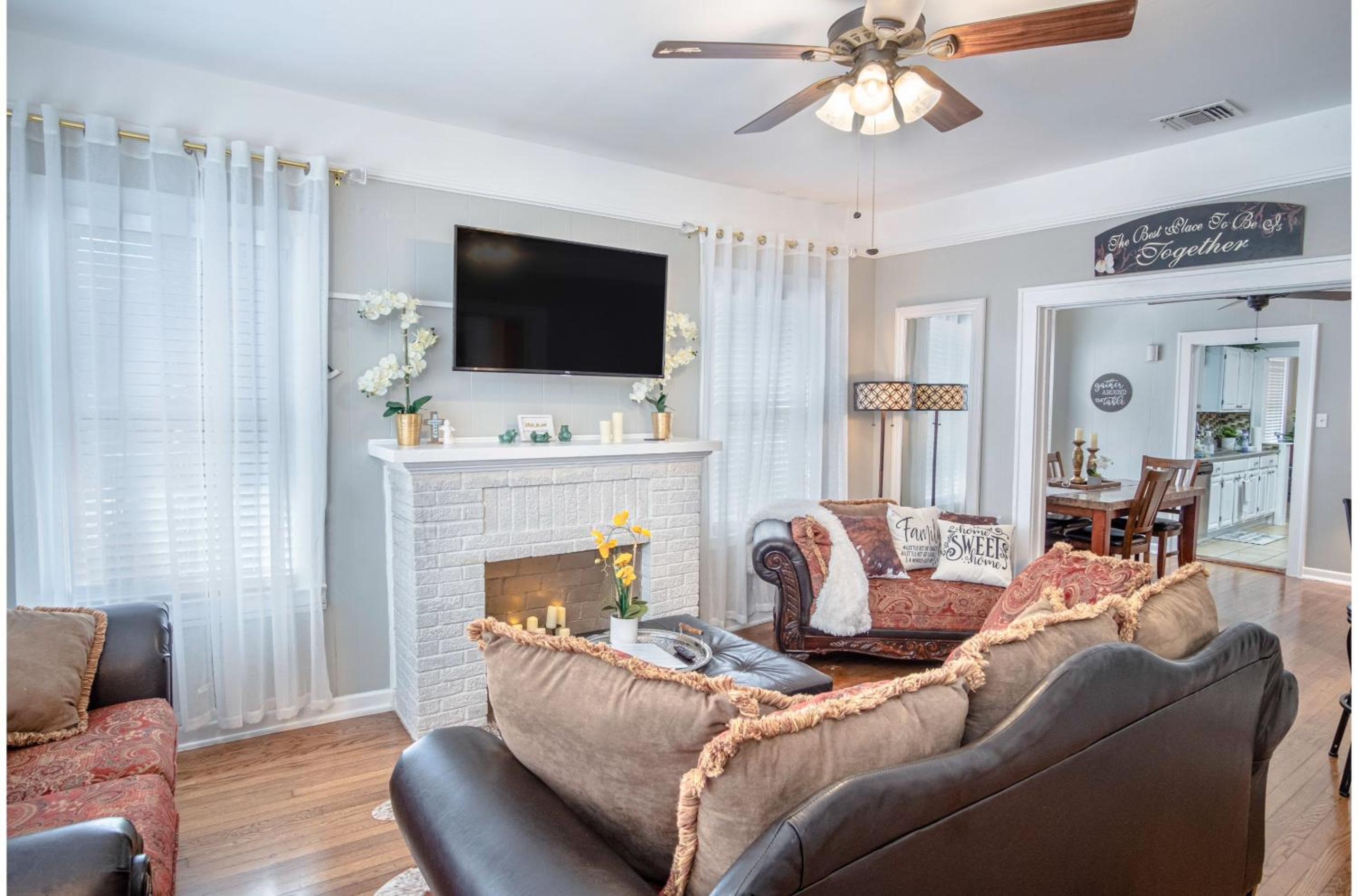 Stunning 3 BR Home Near DT Alamodome - Riverwalk view 3