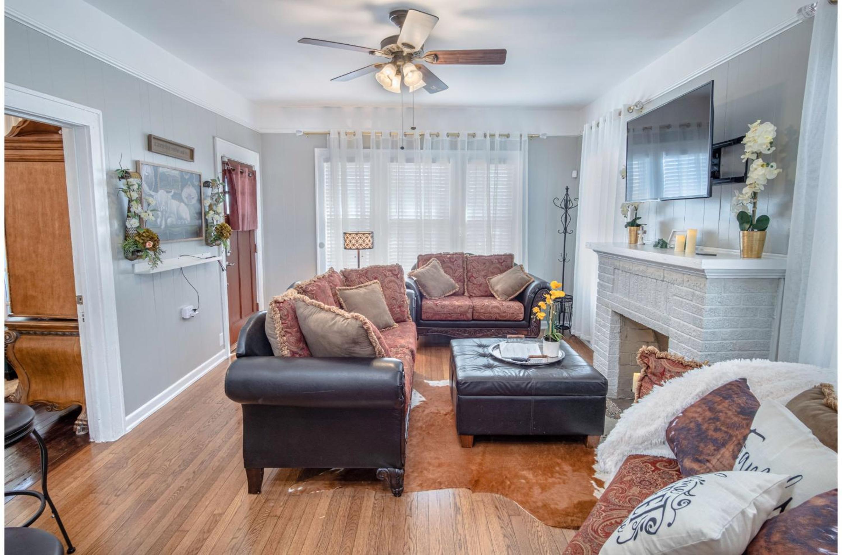 Stunning 3 BR Home Near DT Alamodome - Riverwalk view 5