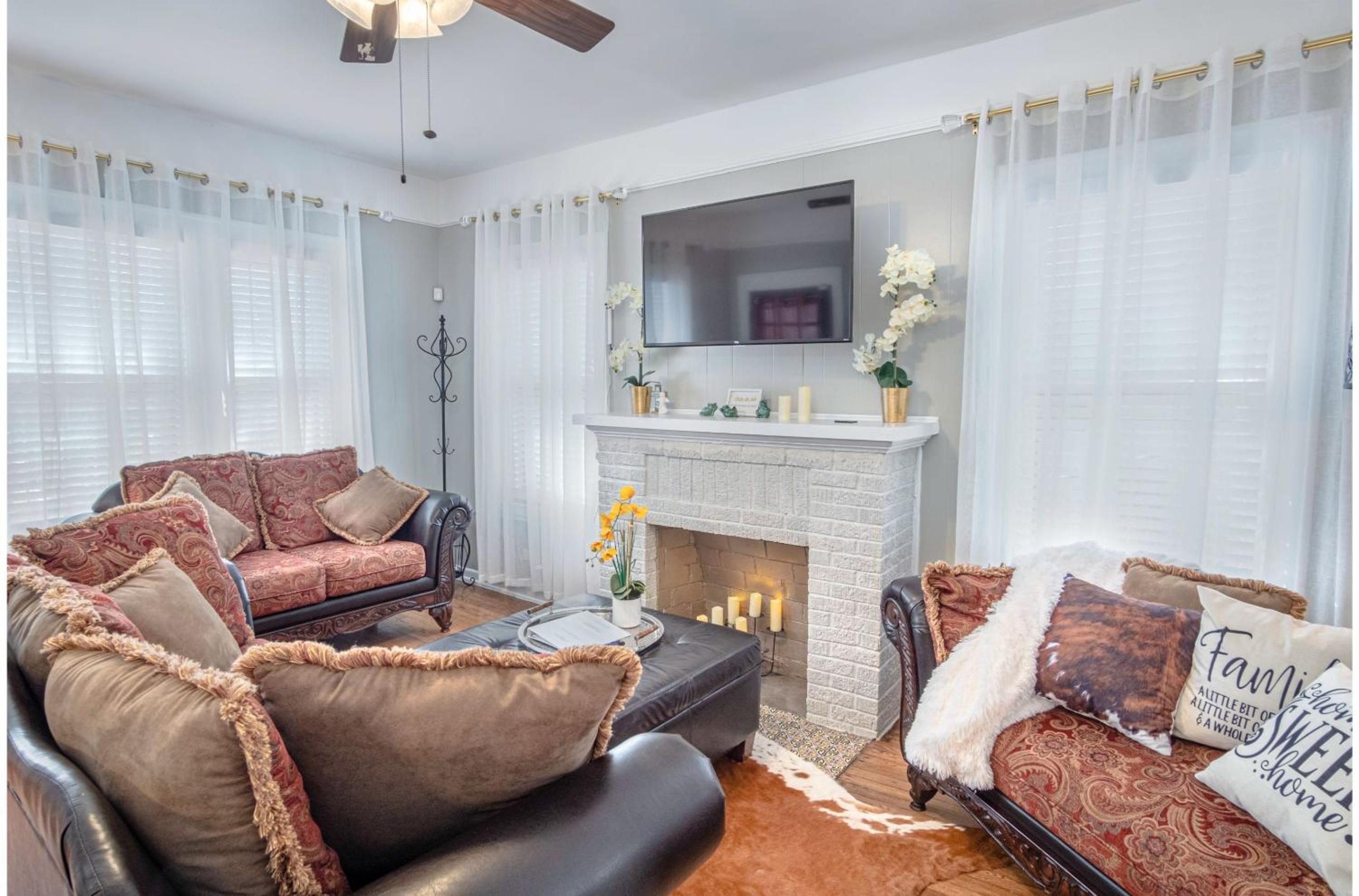 Stunning 3 BR Home Near DT Alamodome - Riverwalk view 4