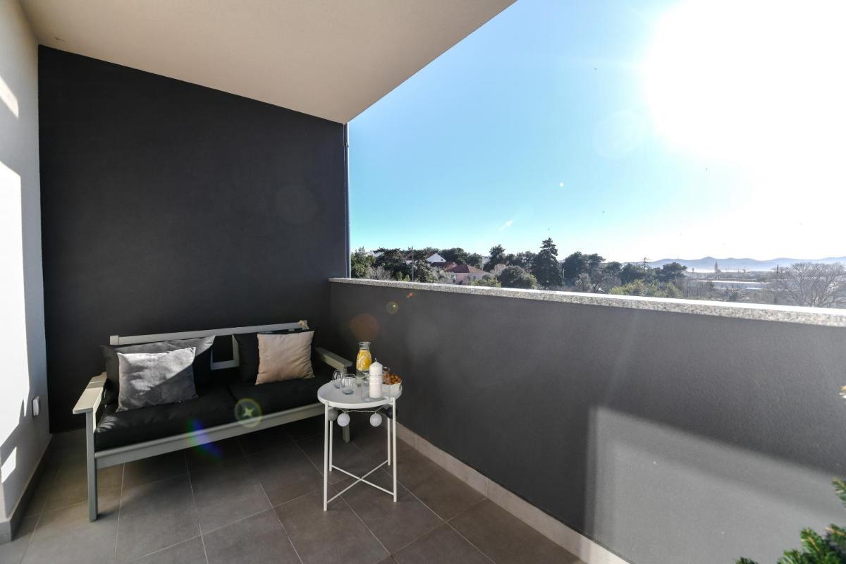 Spacious apartment Nero with free parking view 2
