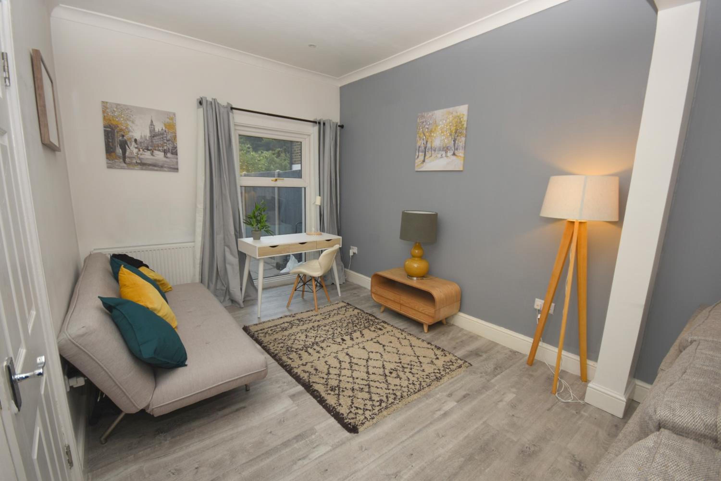 JB stays Greenwich, 3 bed house,ideal for contractors and family