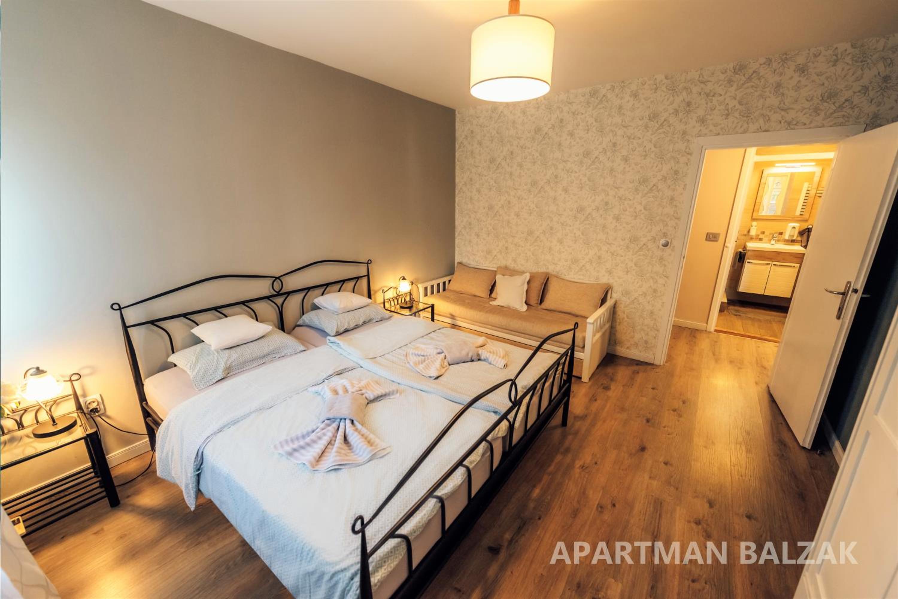 BALZAK 64m2, Free parking & Wi-fi view 4