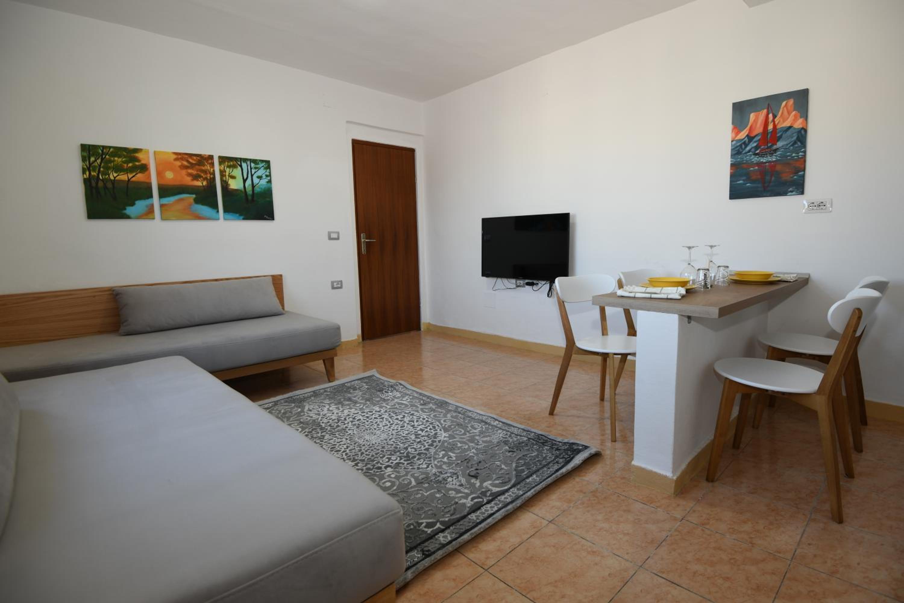 Rondine Studio Apartment
