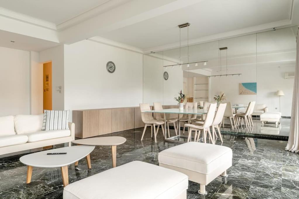 Elegant 2BD Evelpidon Apartment