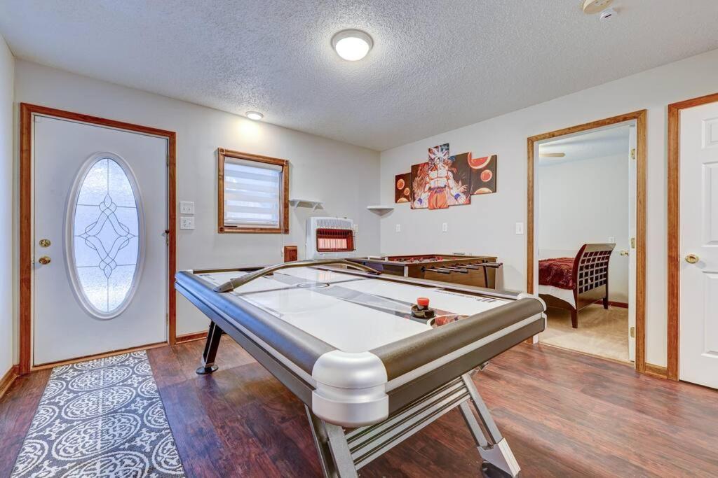 Beautiful 5 bed, 3 Bath Chalet with HOT TUB and Game Room in Arrowhead view 2