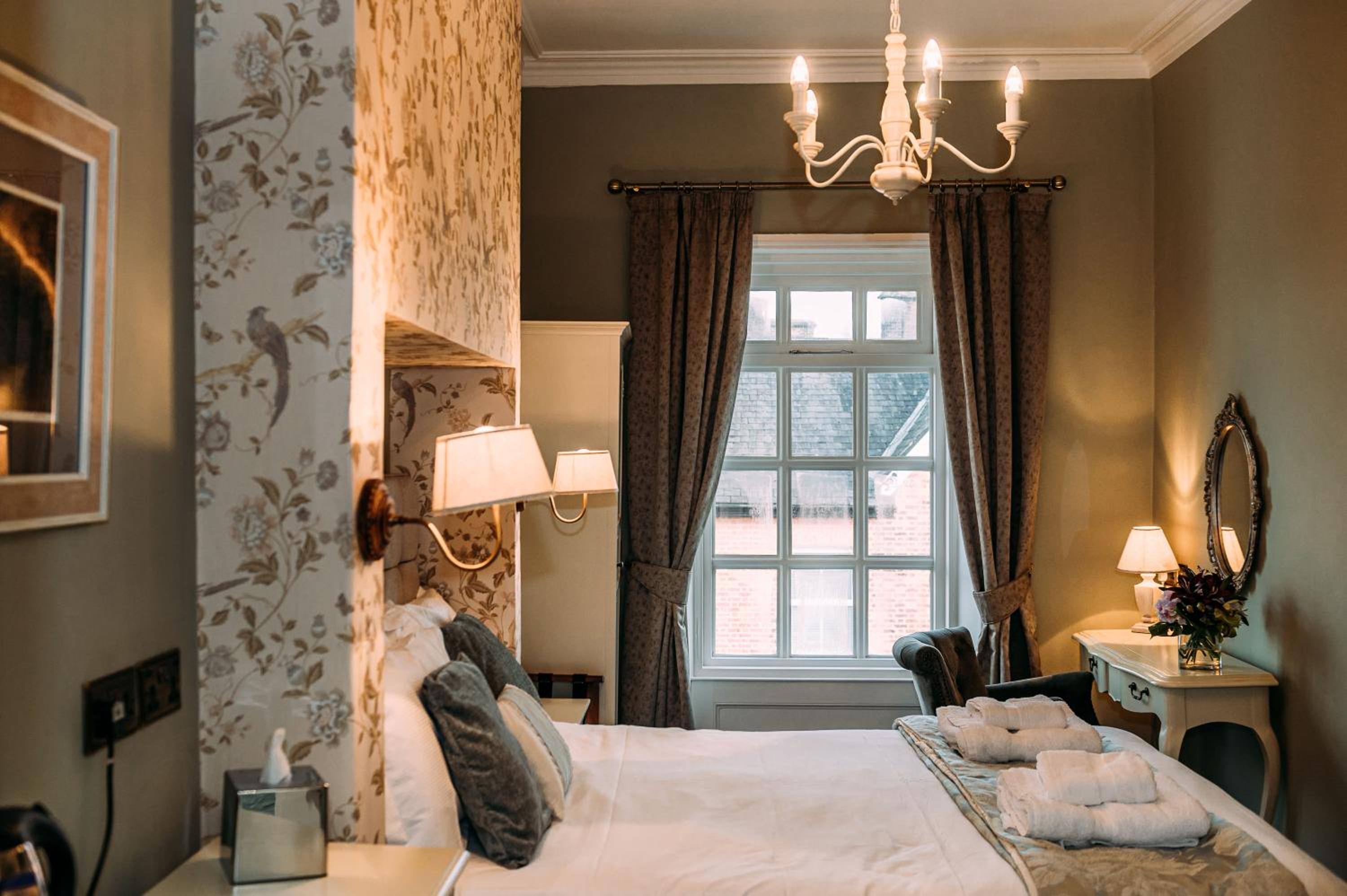 The Queens Hotel