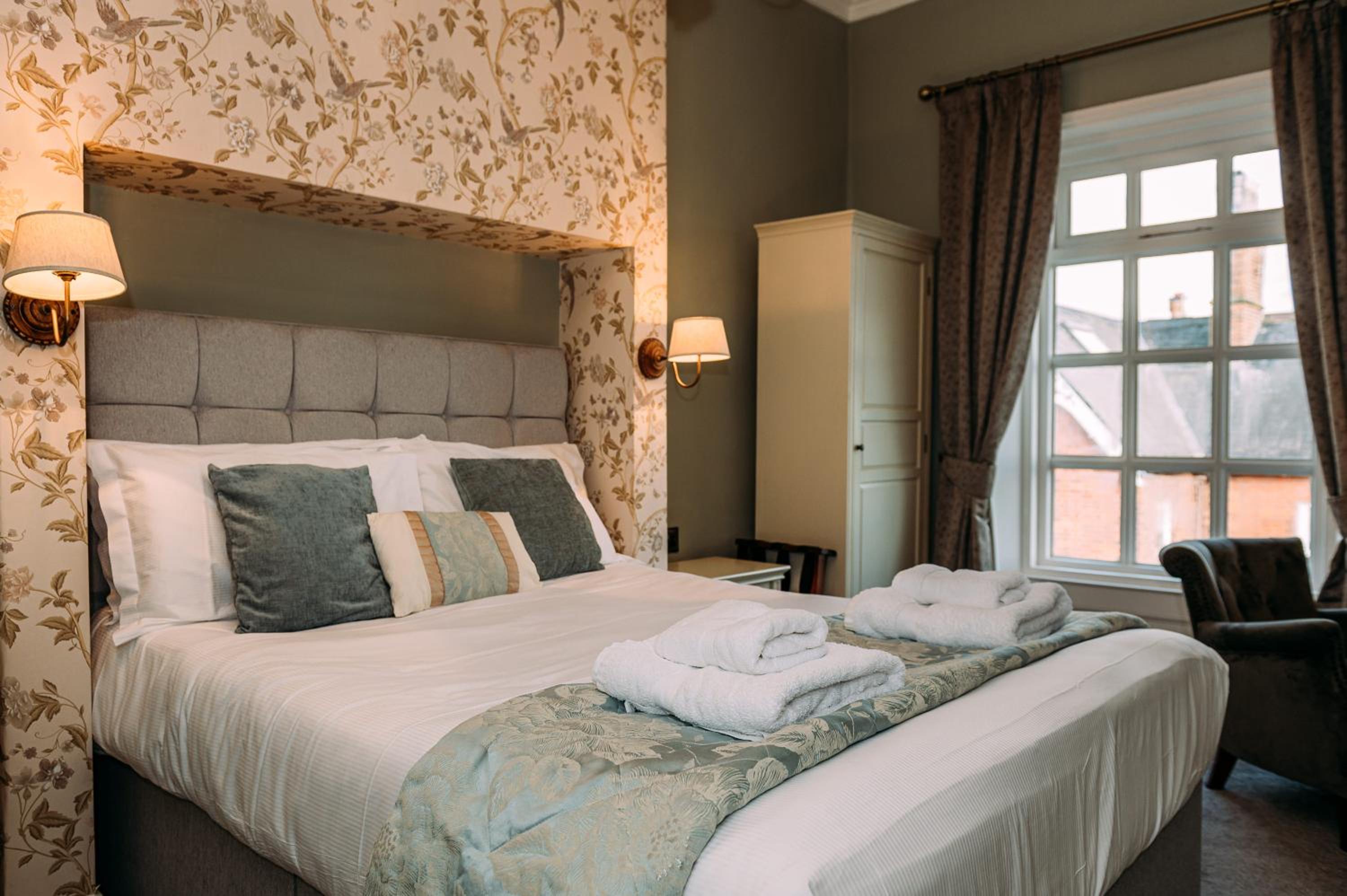 The Queens Hotel