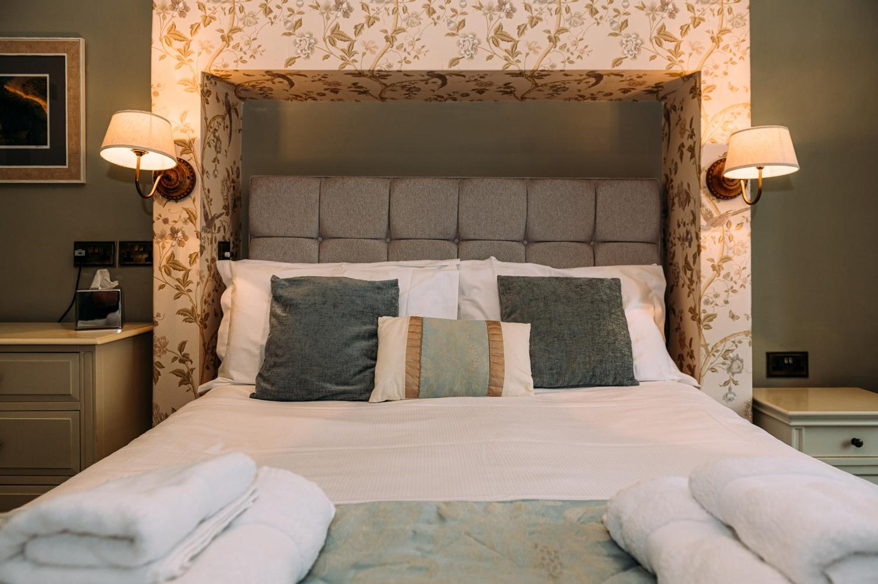 The Queens Hotel