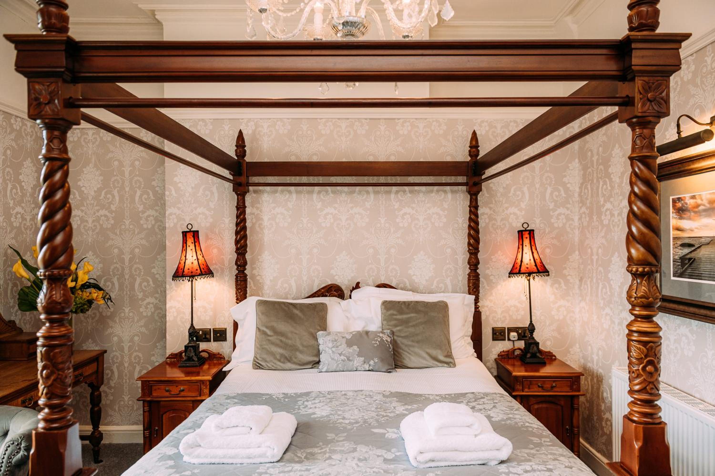 The Queens Hotel