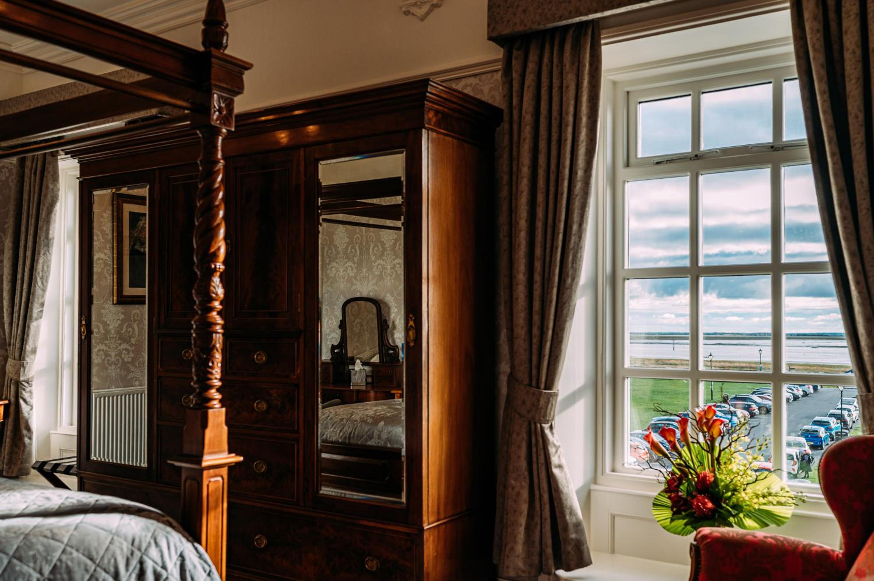 The Queens Hotel