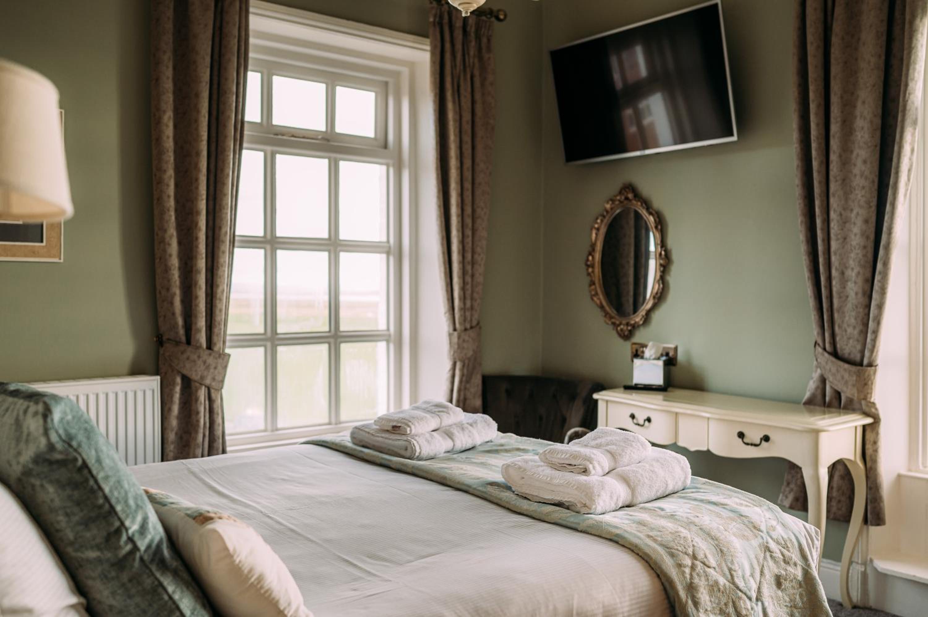 The Queens Hotel