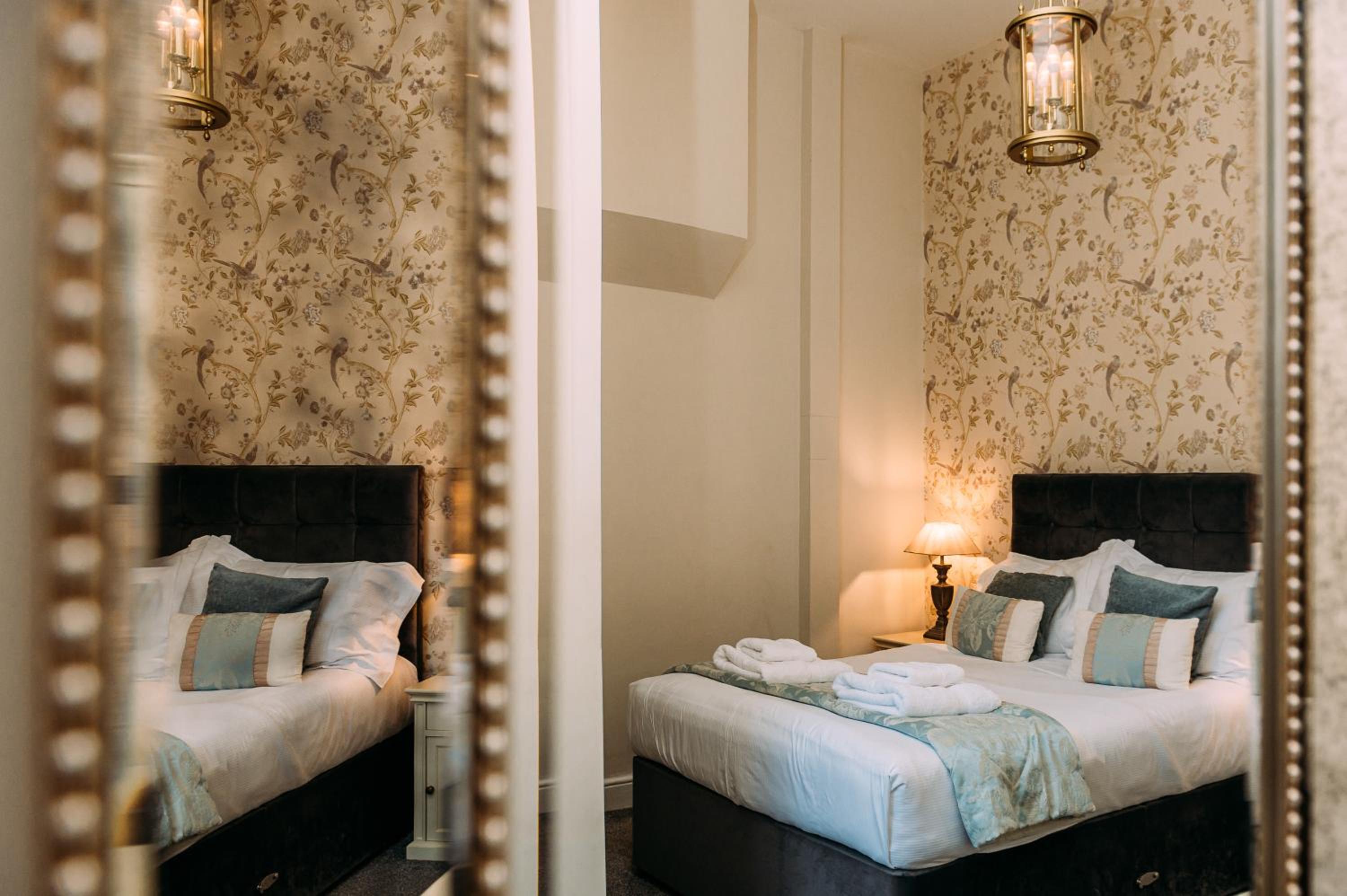 The Queens Hotel