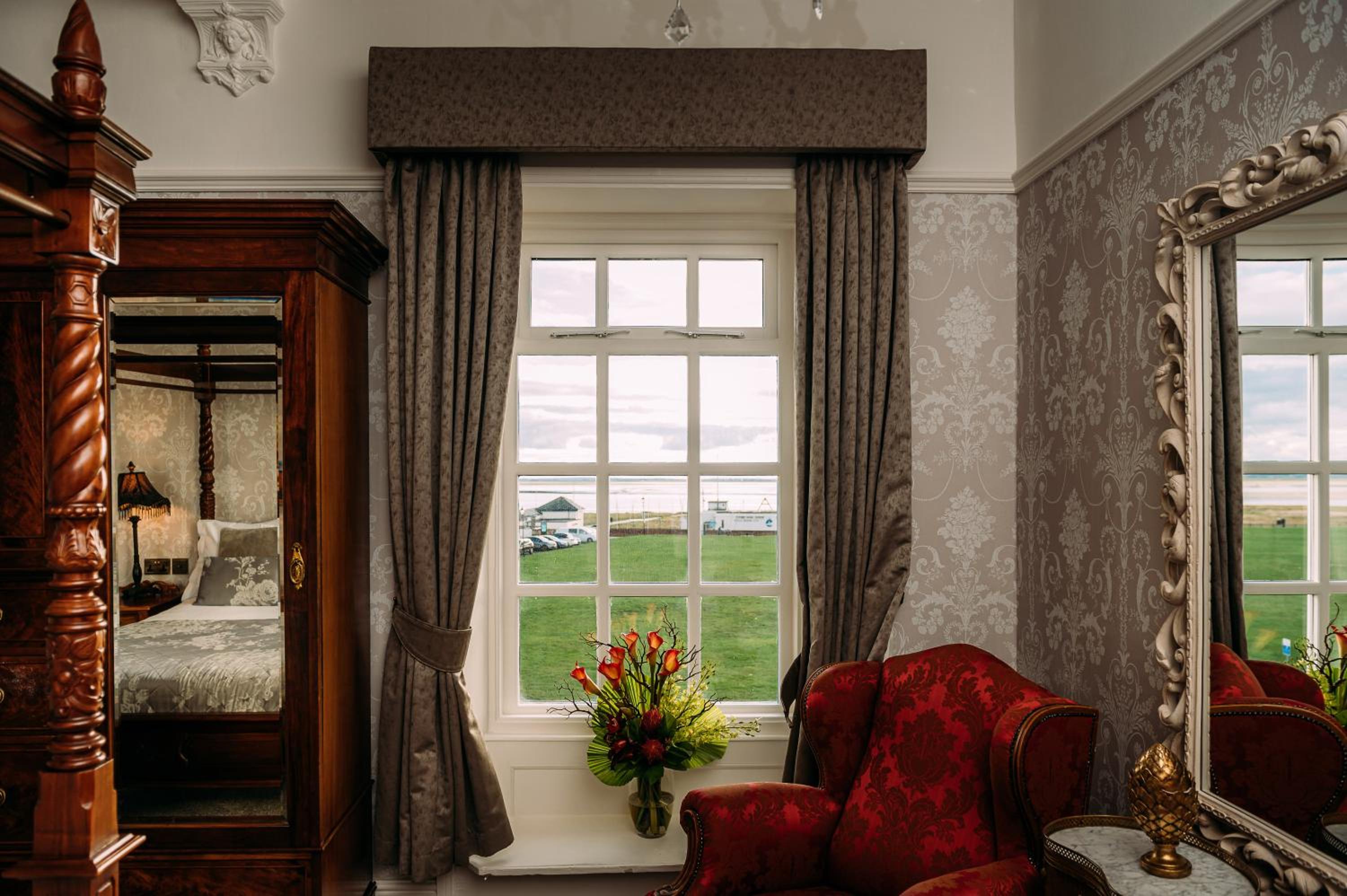 The Queens Hotel