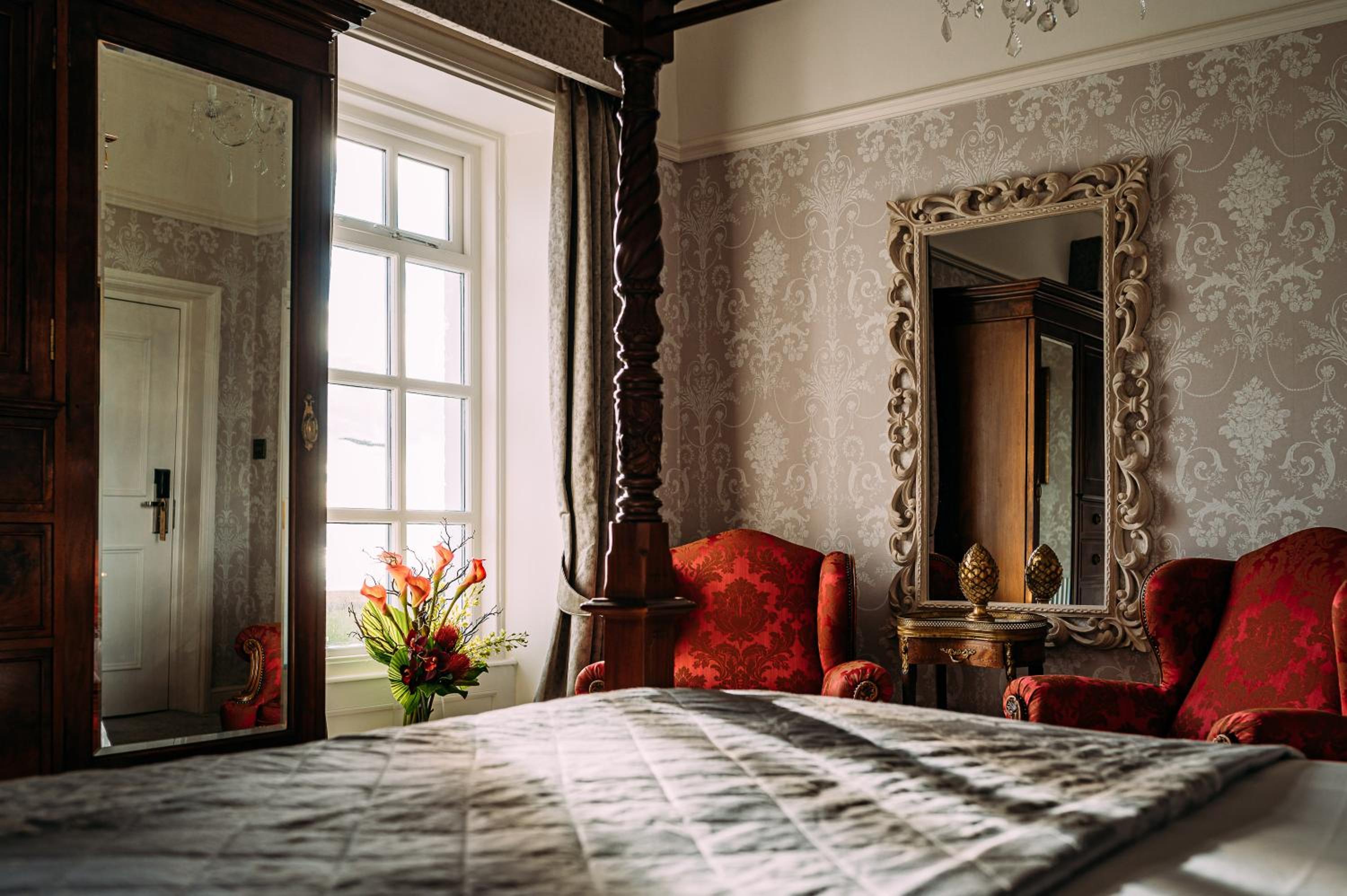 The Queens Hotel
