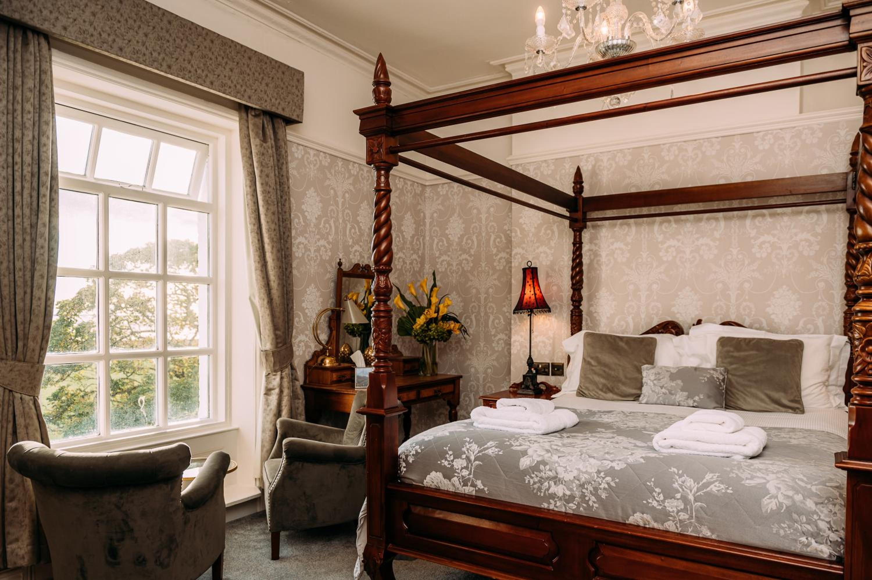 The Queens Hotel