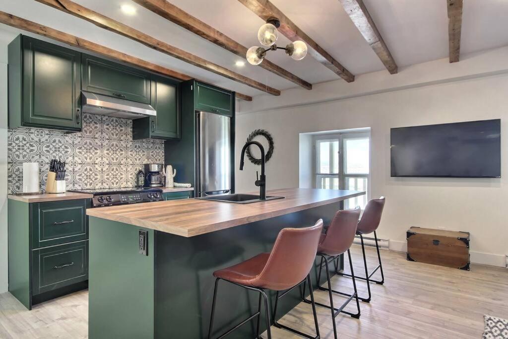 North House - Spectacular 3 Bedroom Old Quebec Penthouse