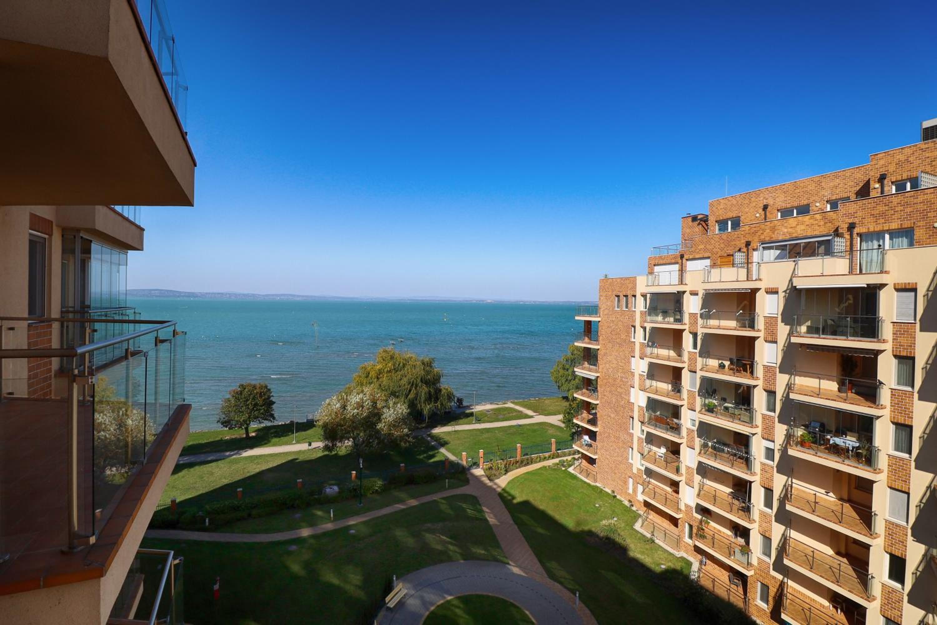 Galerius Golden Beach Apartment view 3