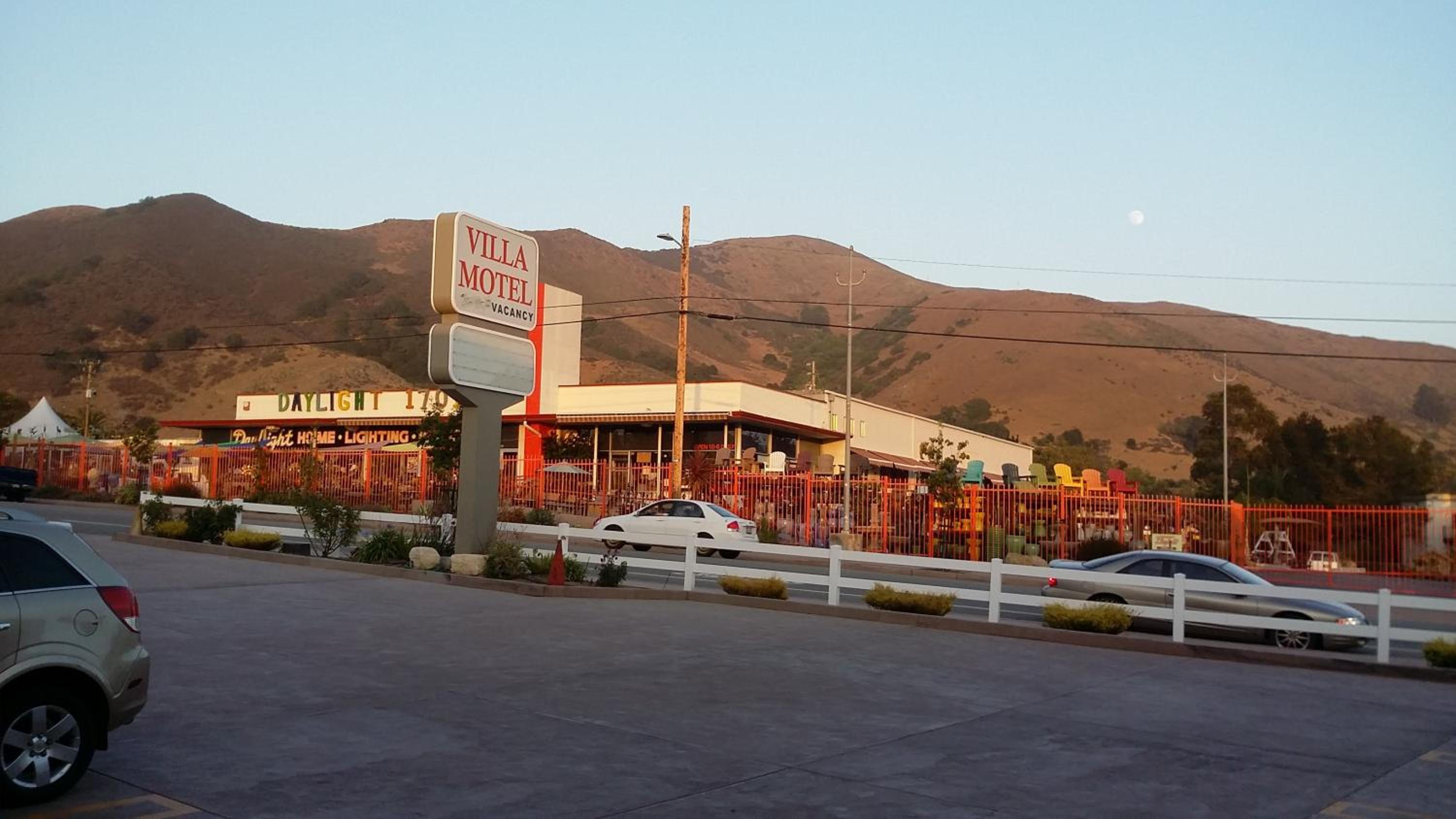 Villa Motel view 2
