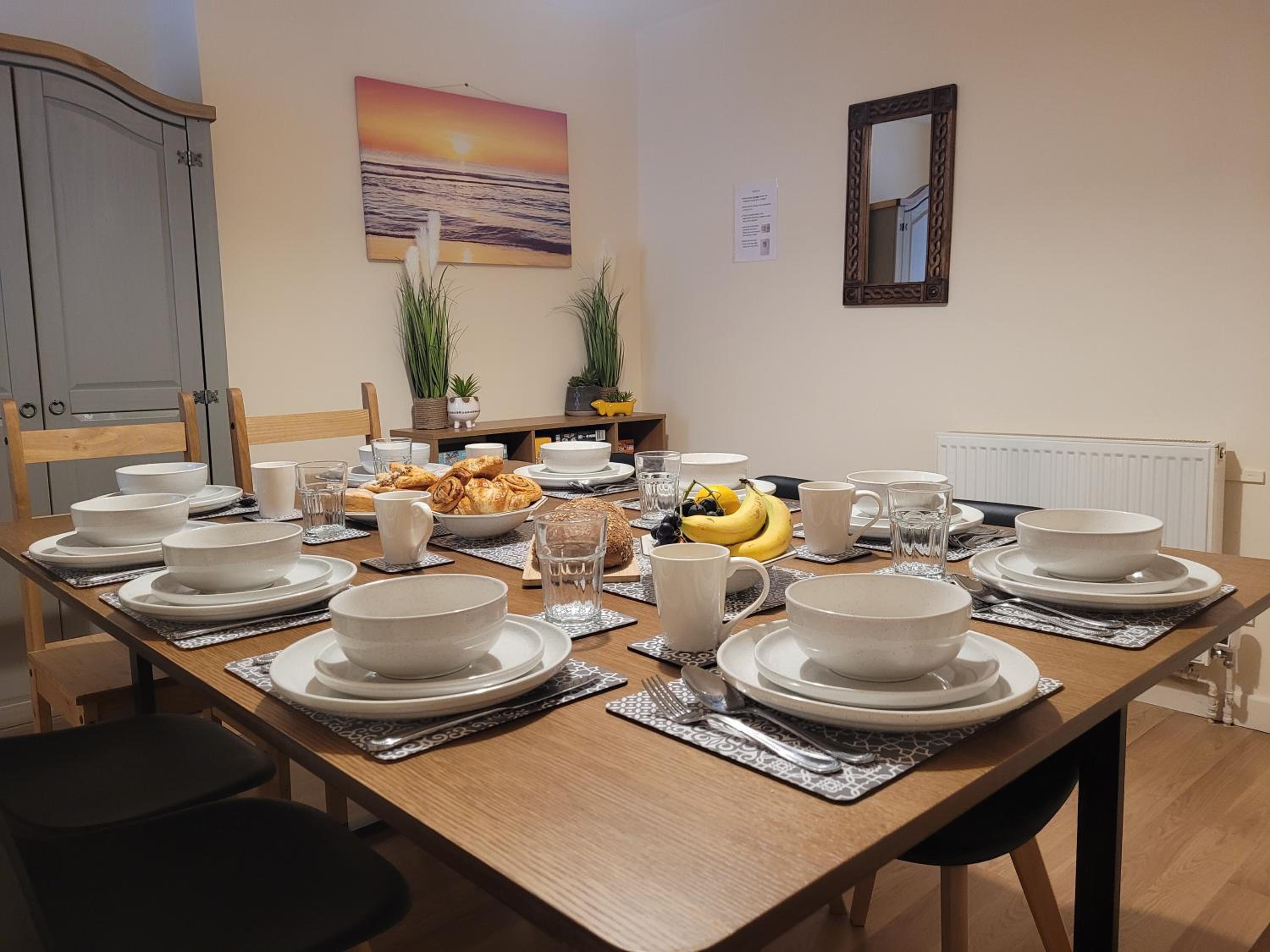 Large 5 bed town-centre home close to the beach, sleeps 9 view 5