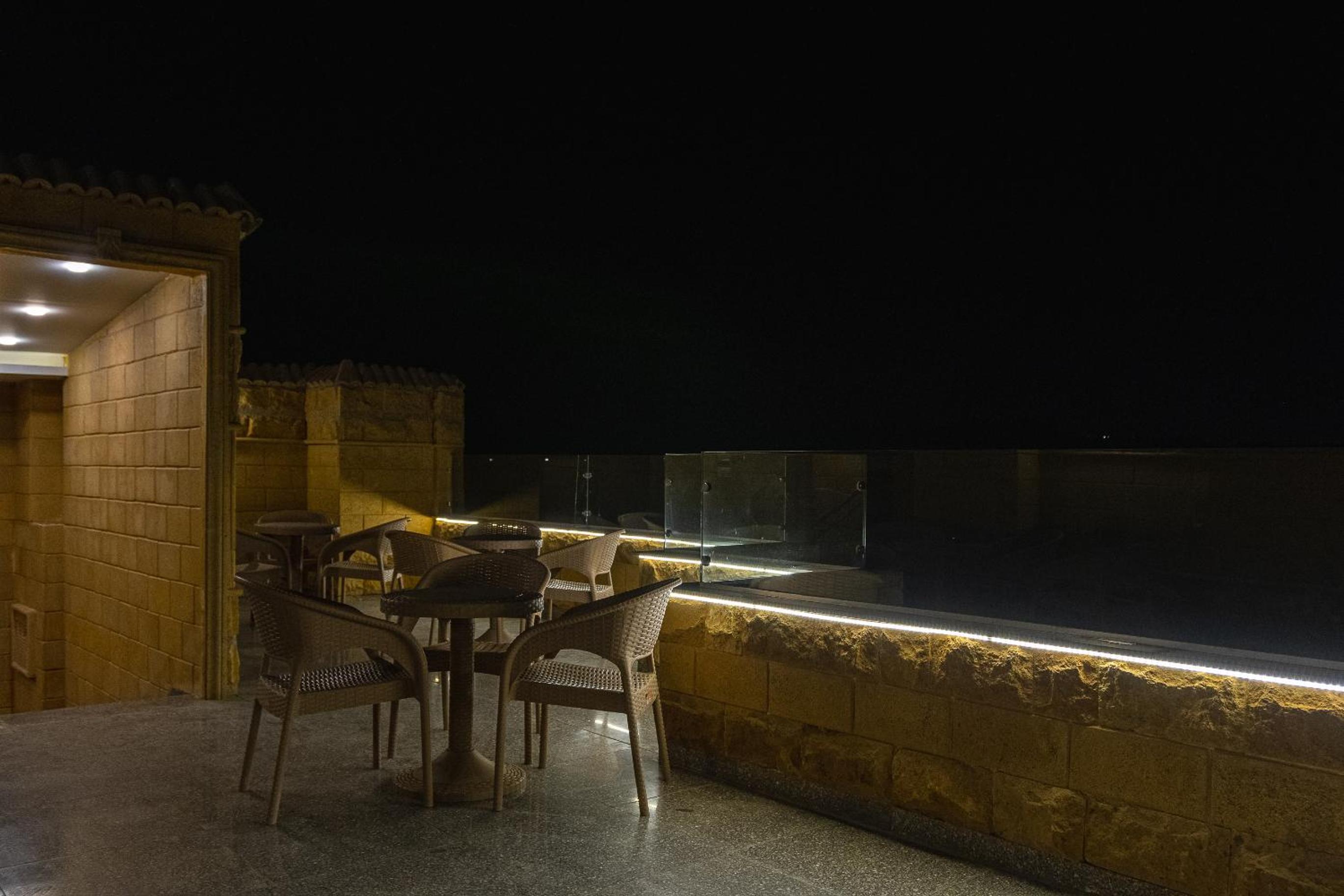 Life Pyramids Inn