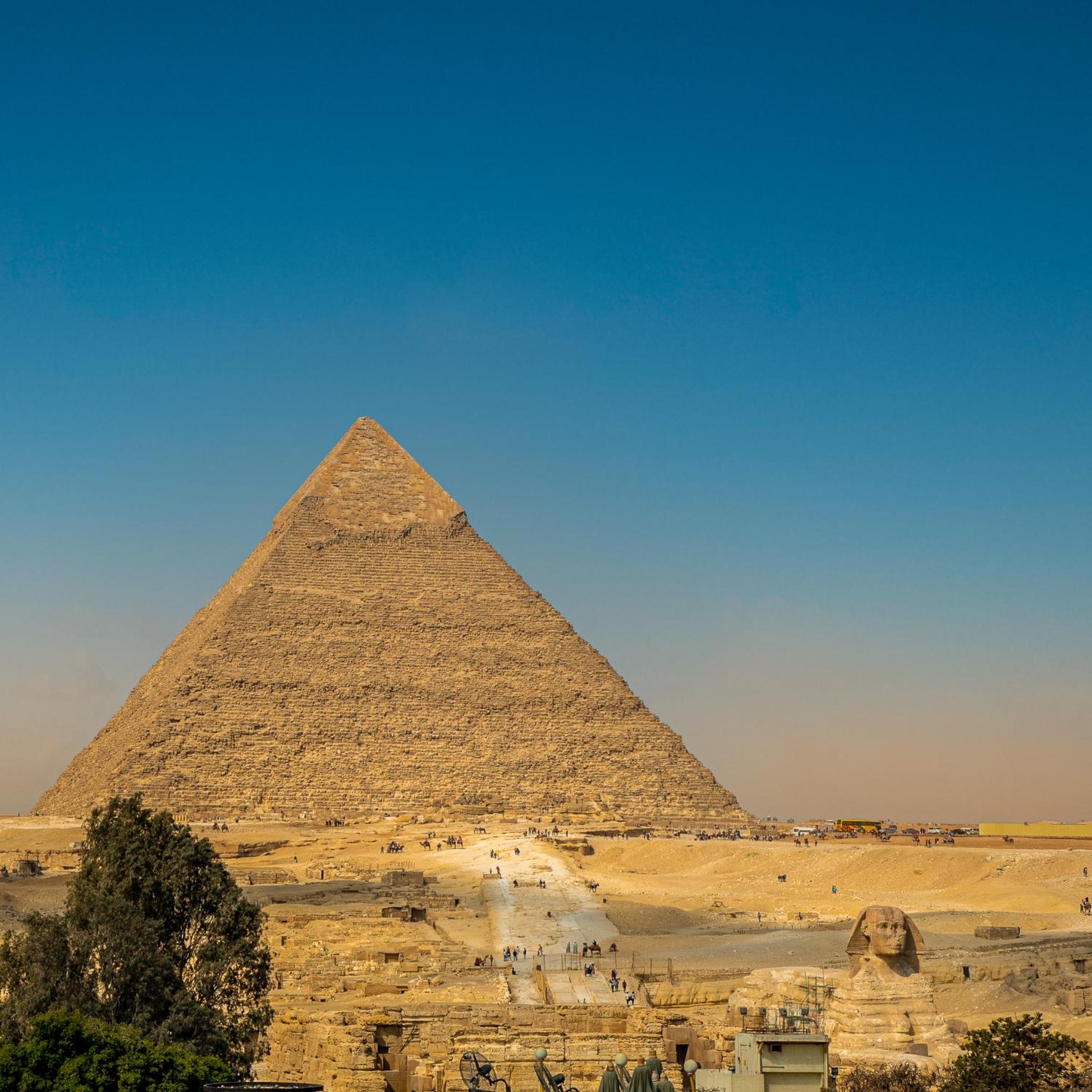 Life Pyramids Inn