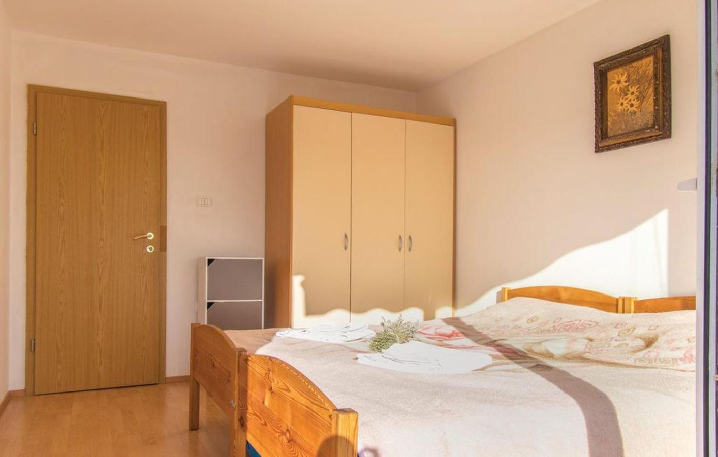 Apartment between the vineyard view 4
