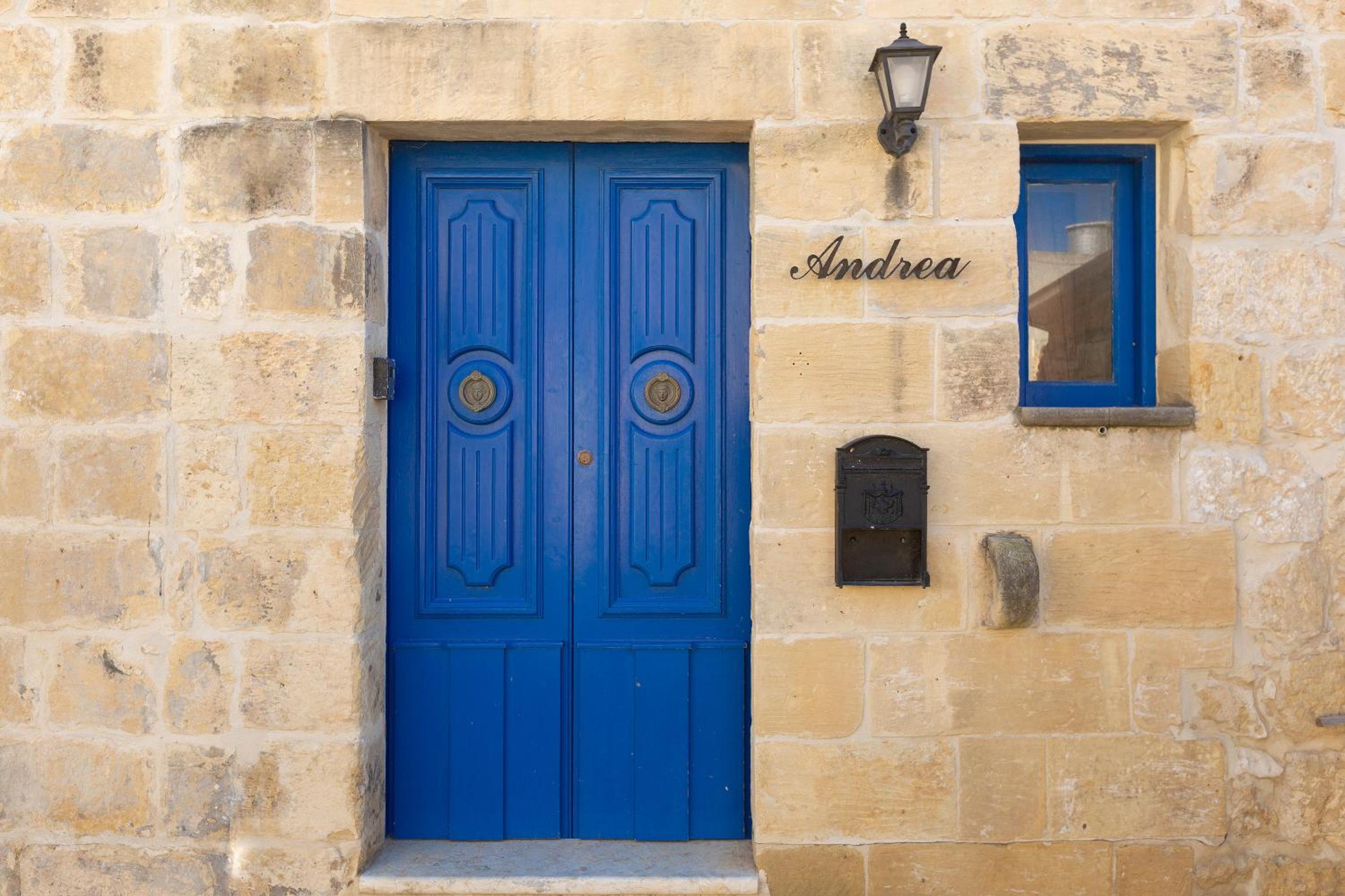 Stunning 4 bedrooms House with views in Gozo