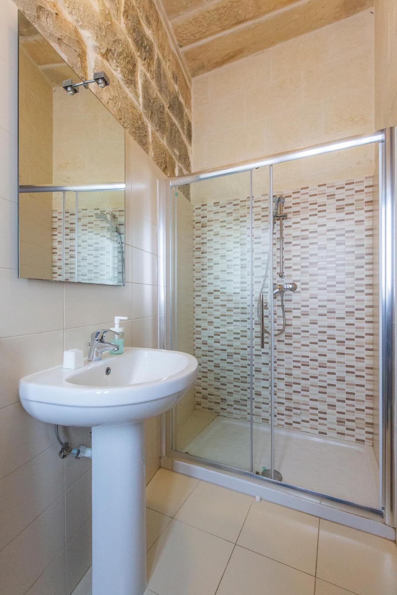 Stunning 4 bedrooms House with views in Gozo