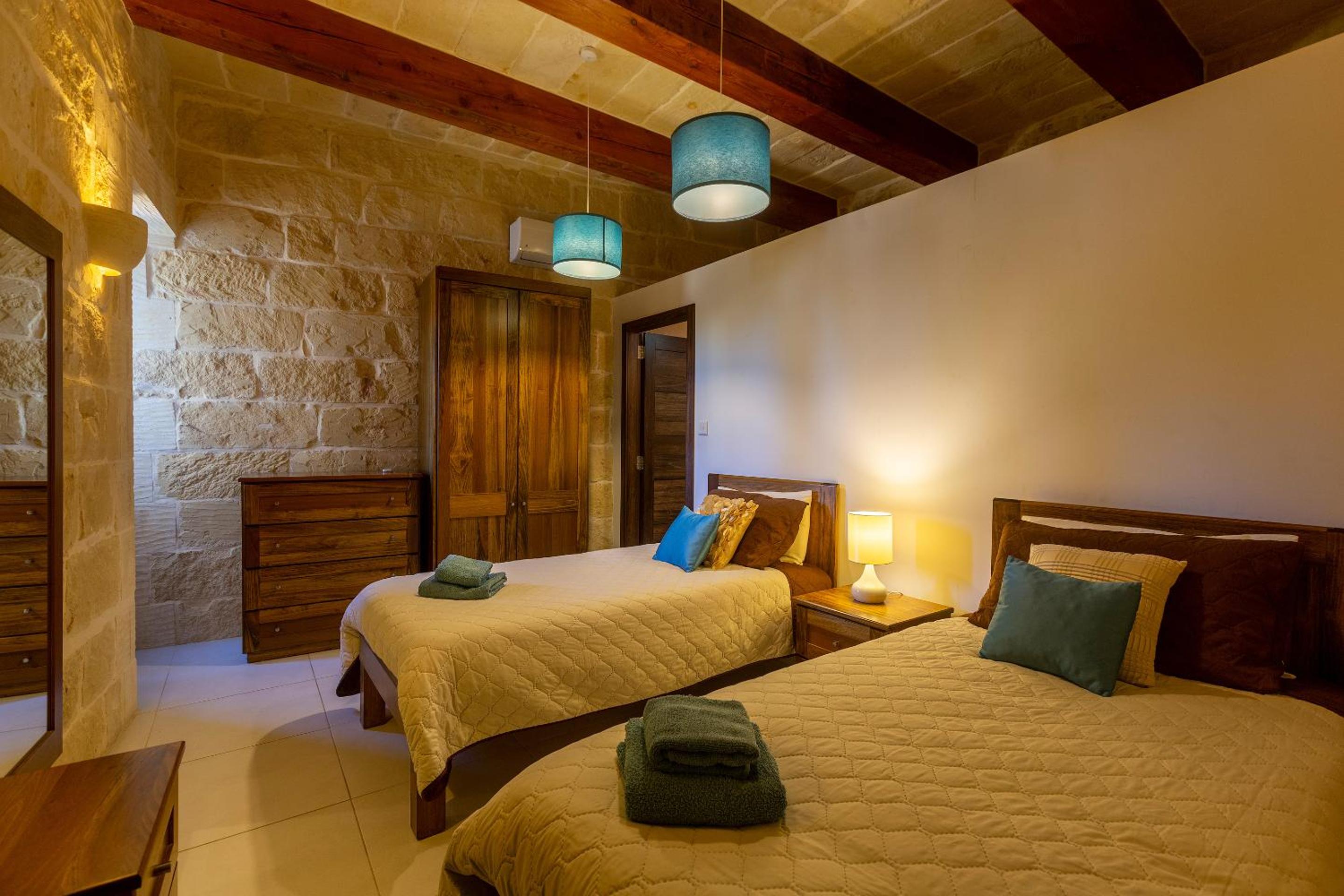 Stunning 4 bedrooms House with views in Gozo