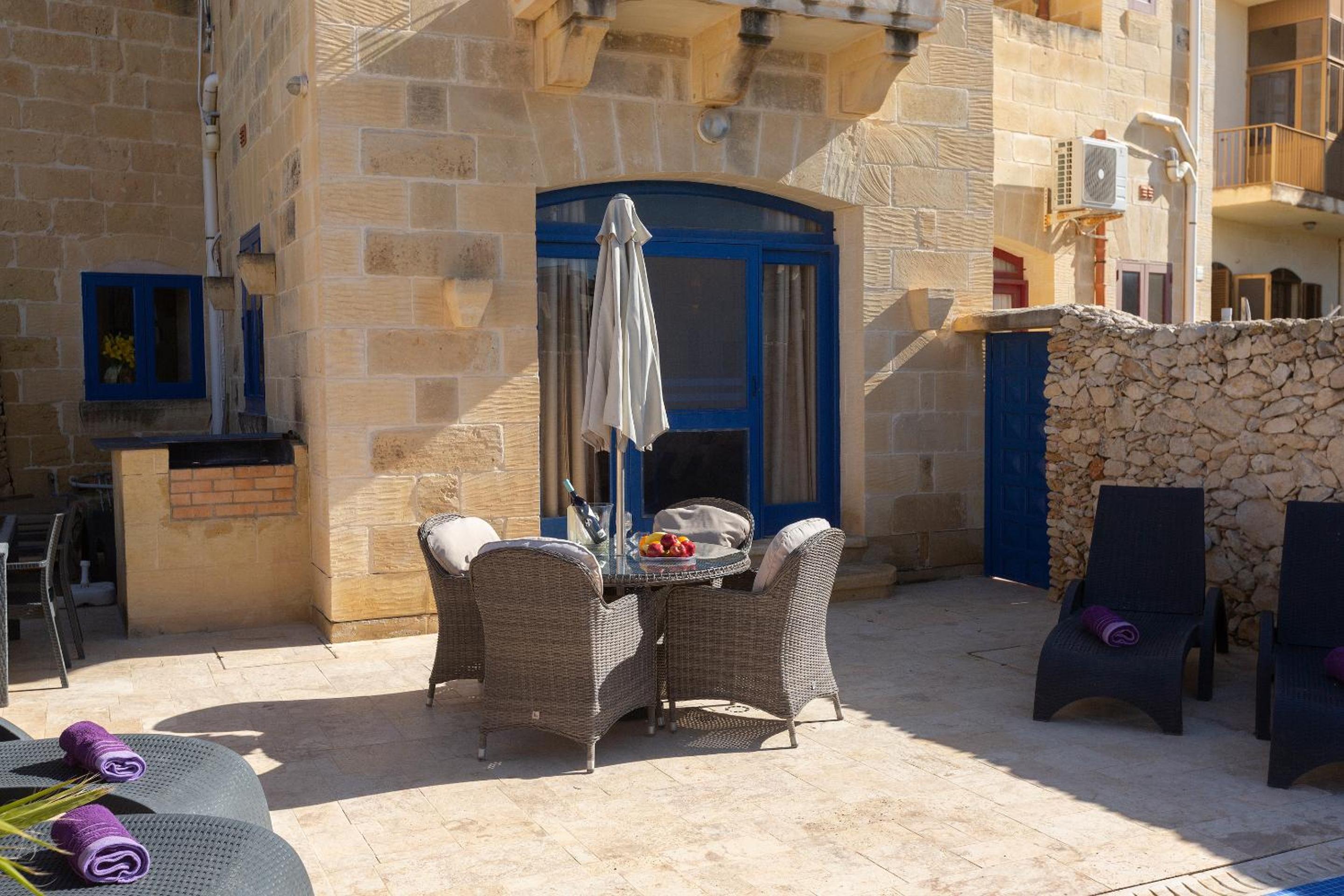 Stunning 4 bedrooms House with views in Gozo