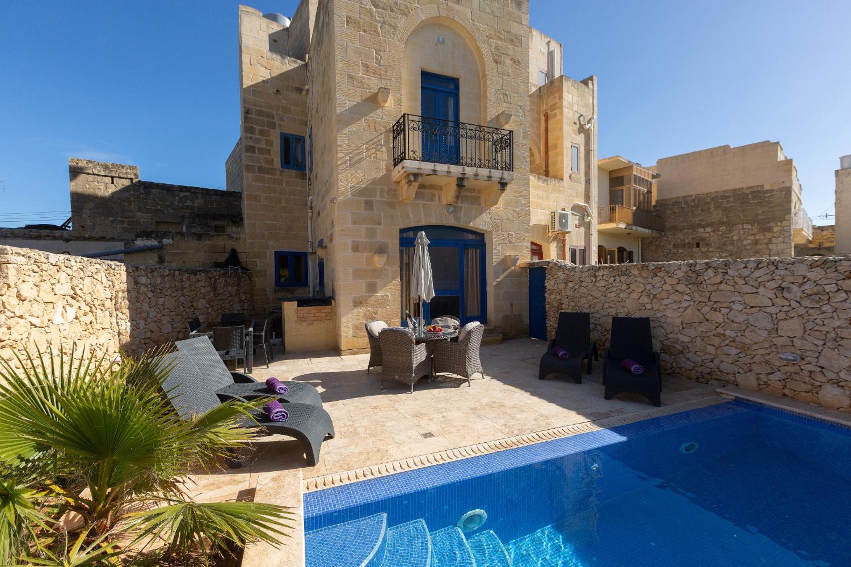 Stunning 4 bedrooms House with views in Gozo