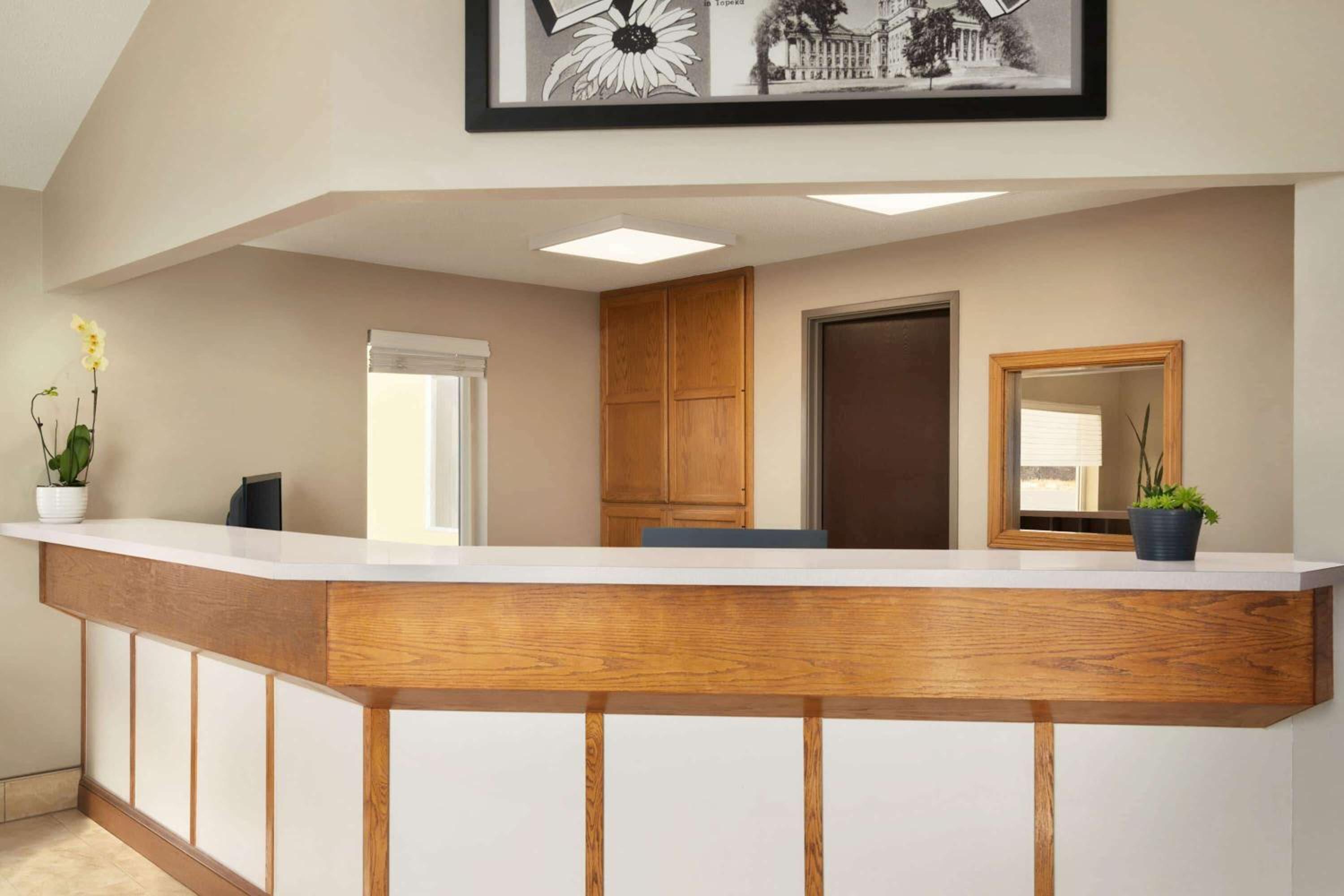 Liberal Vacations - Super 8 by Wyndham Liberal KS - Property Image 14