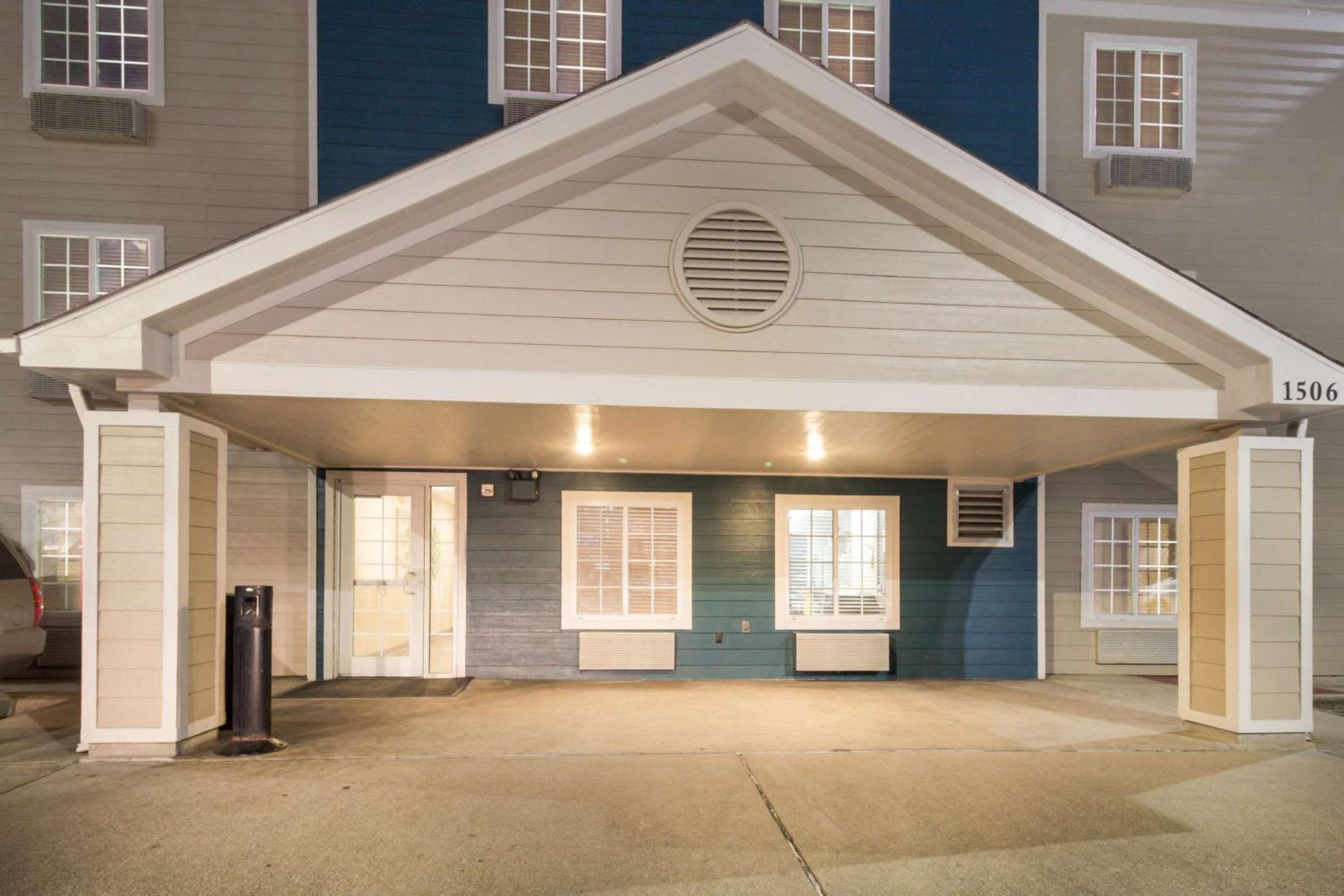 WoodSpring Suites Houston La Porte