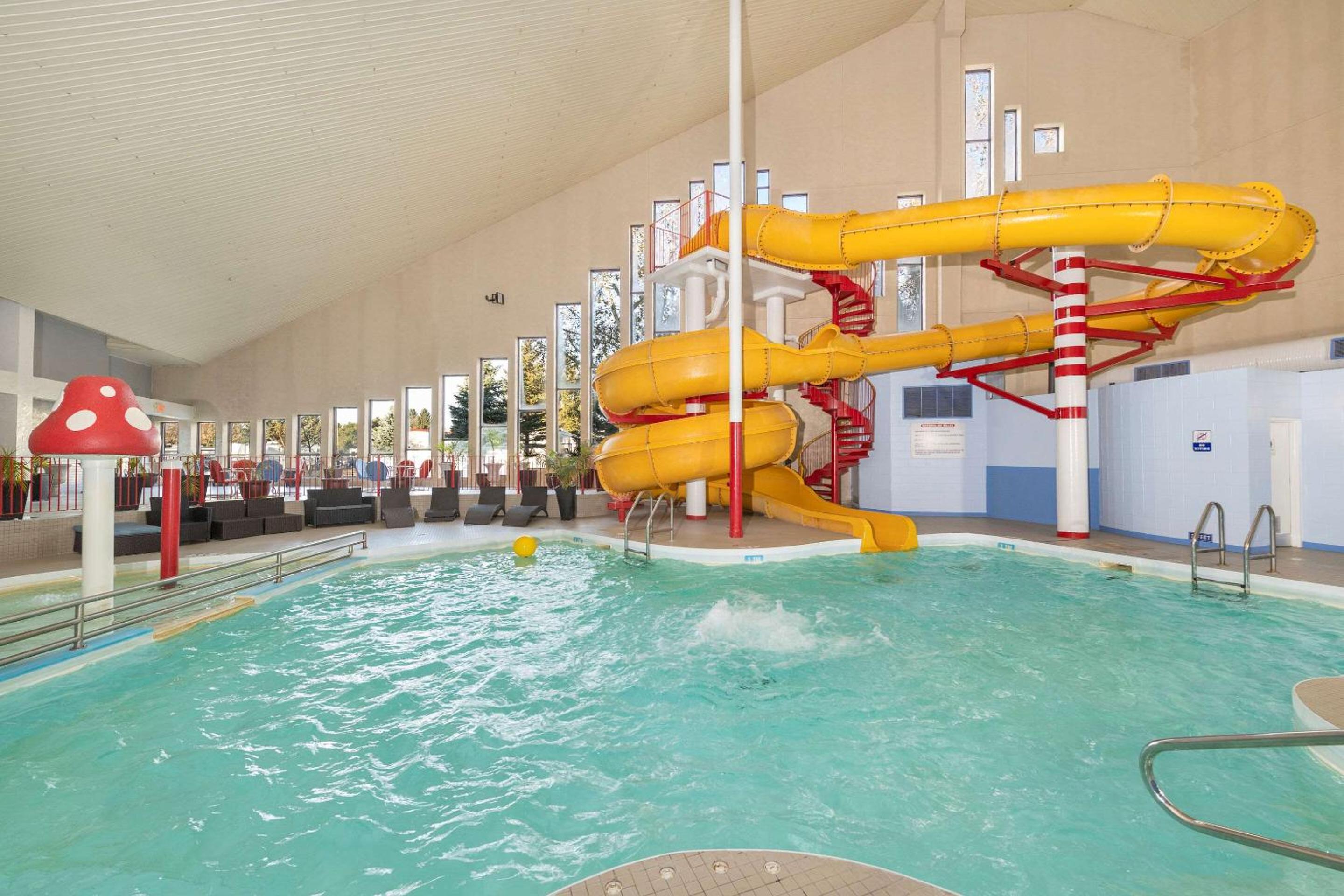 Hotel Clarion Pointe - Image 1