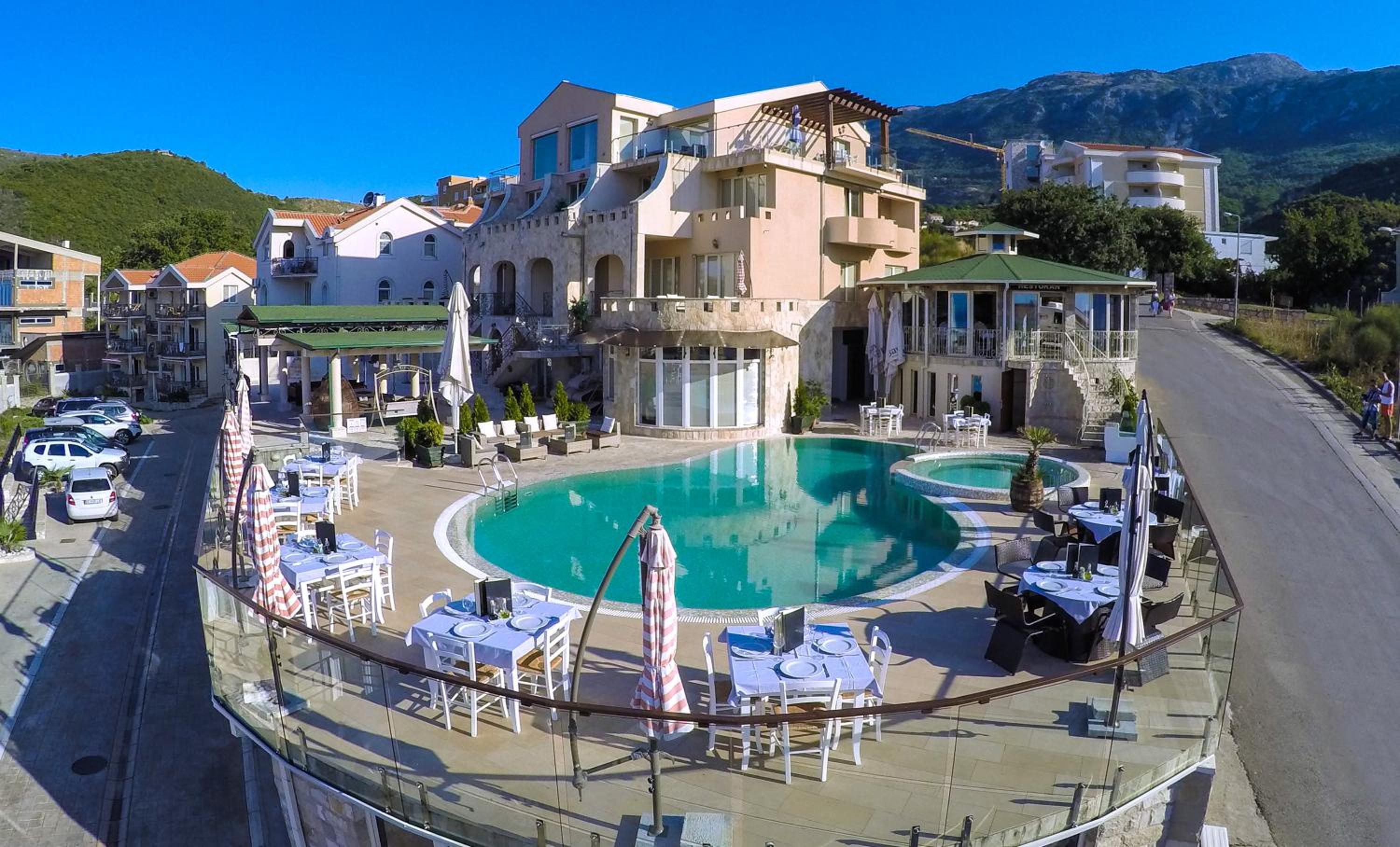 Hotel Spa Resort Luxury Apartments - Image 1