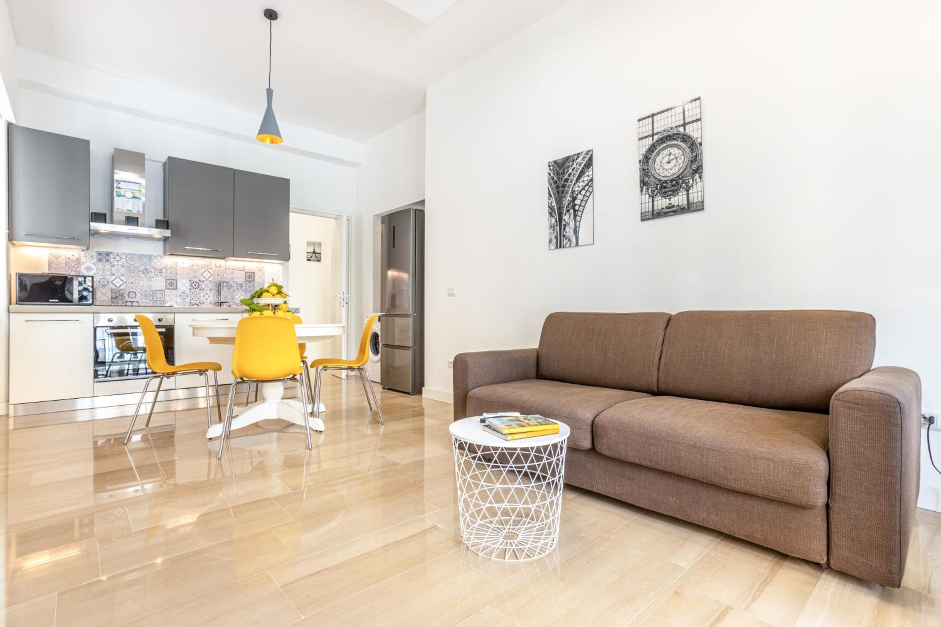 GuestHost - Vomero Deluxe Apartments