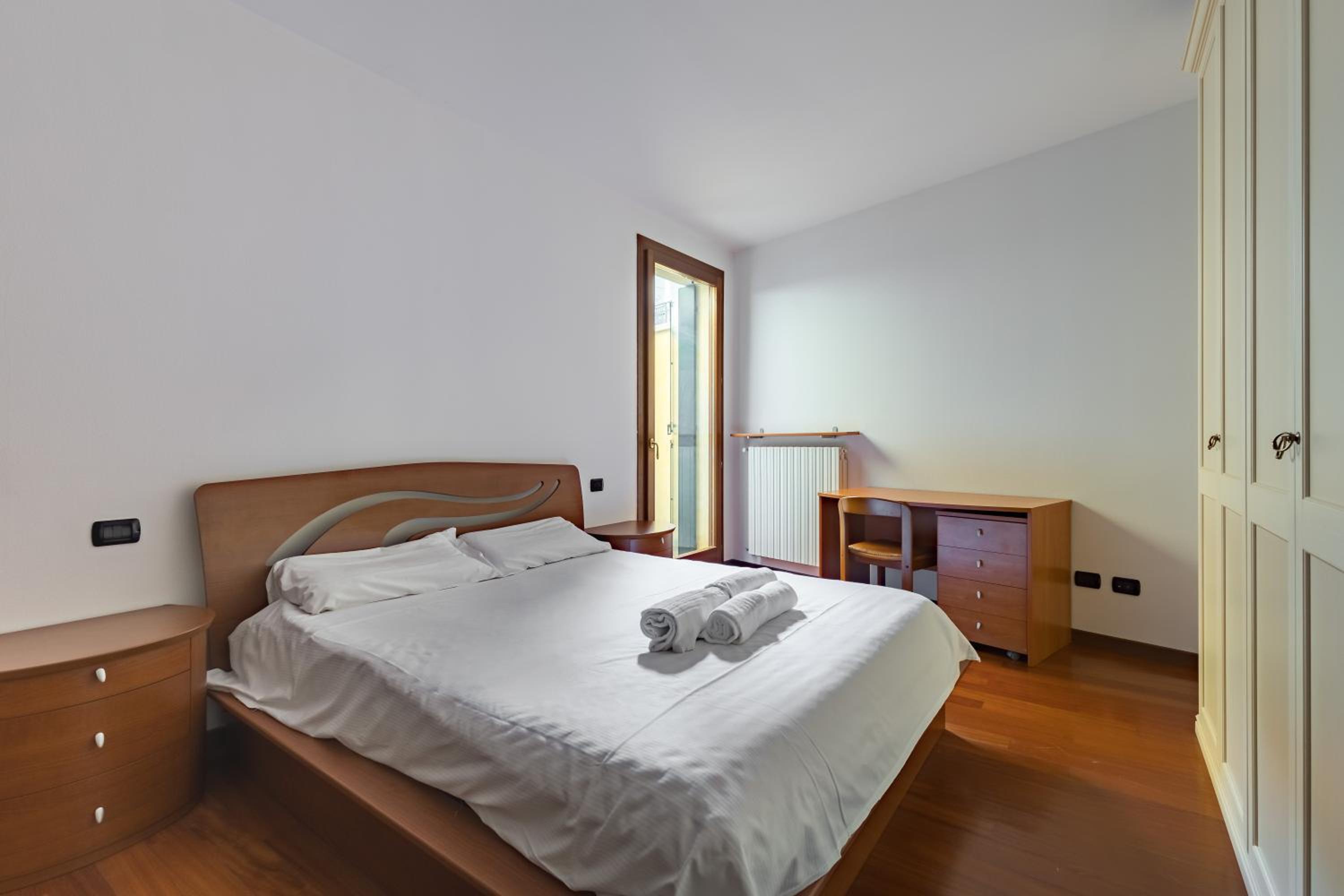 5 minutes from Treviso Station with parking
