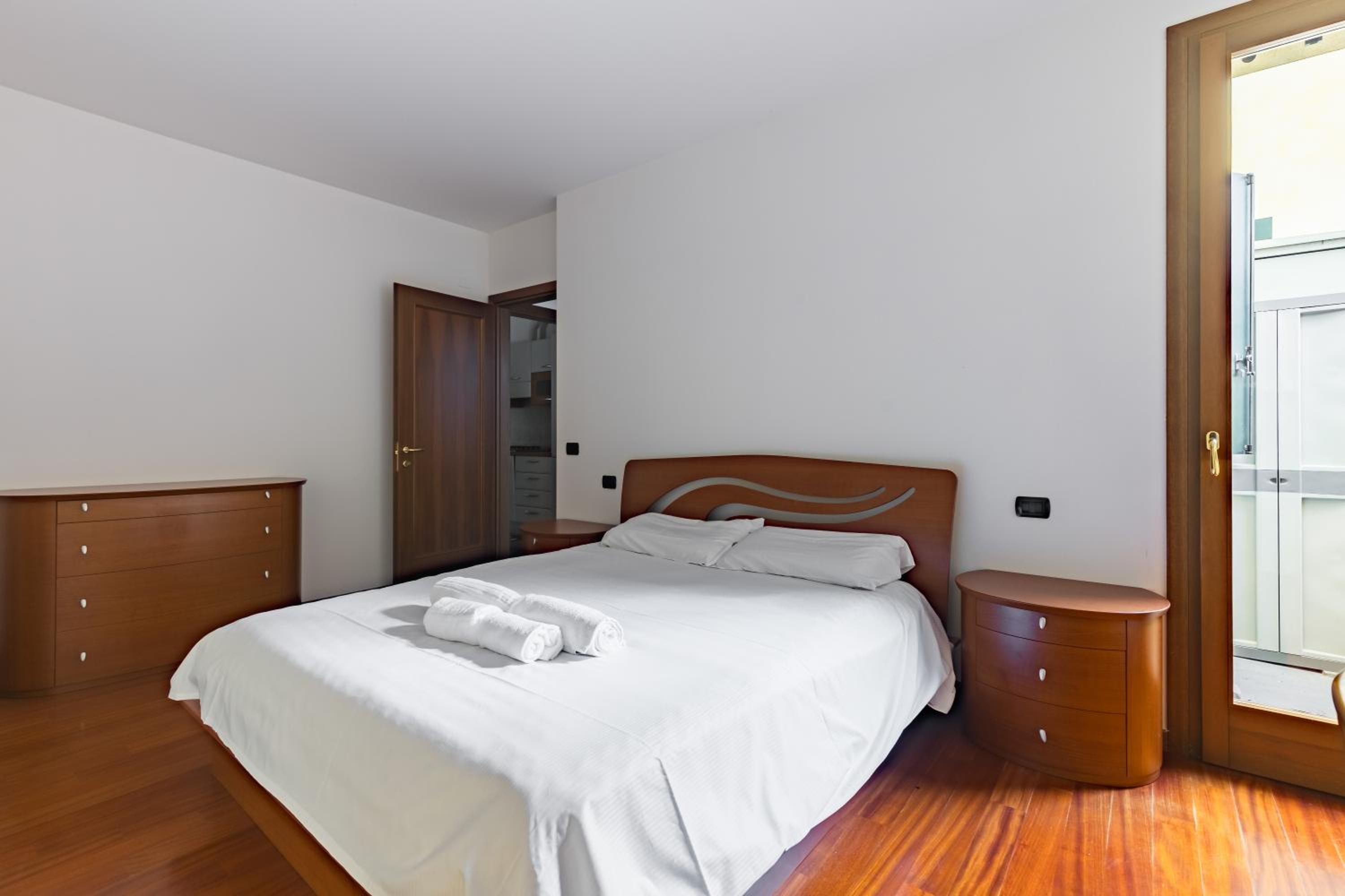 5 minutes from Treviso Station with parking
