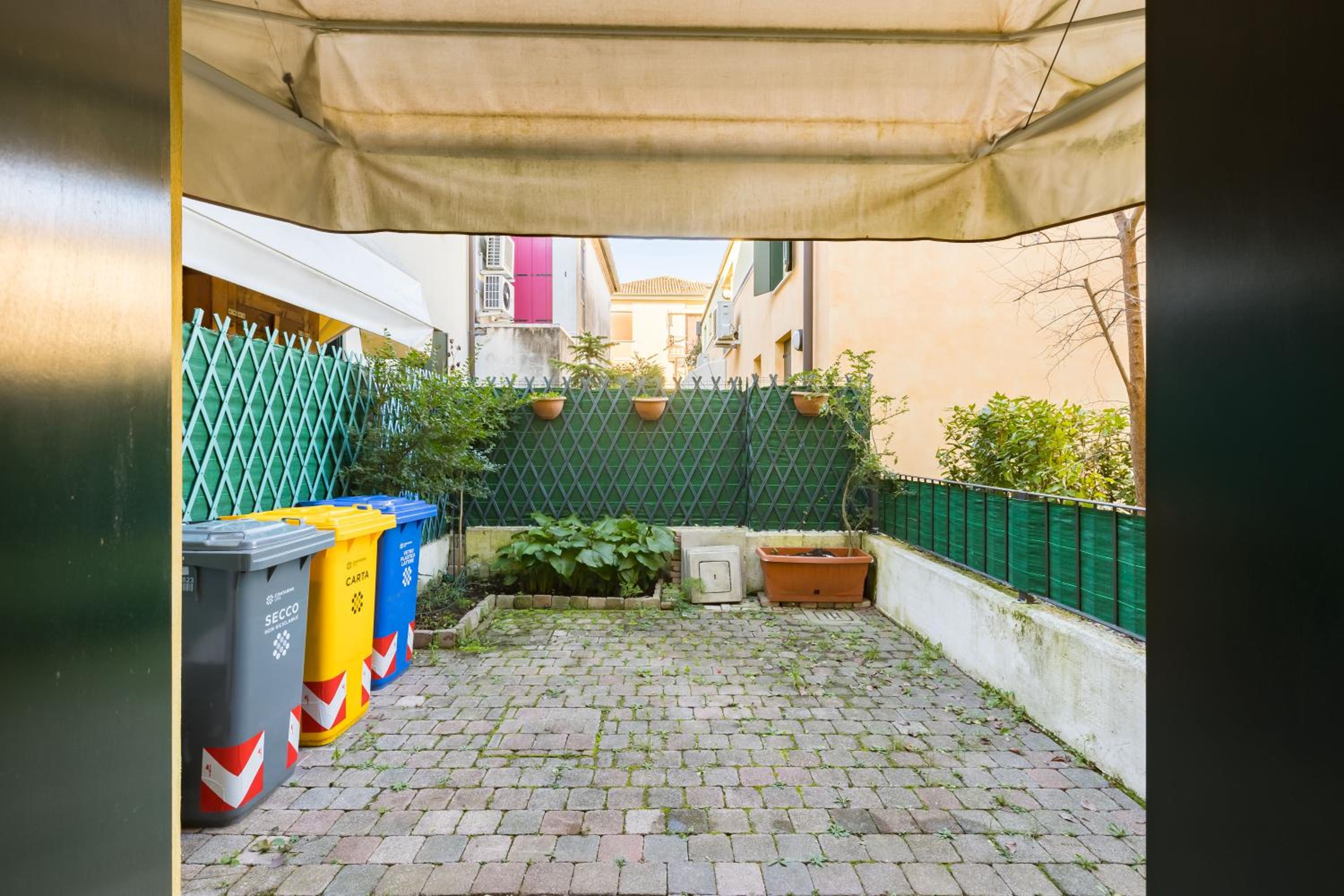 5 minutes from Treviso Station with parking